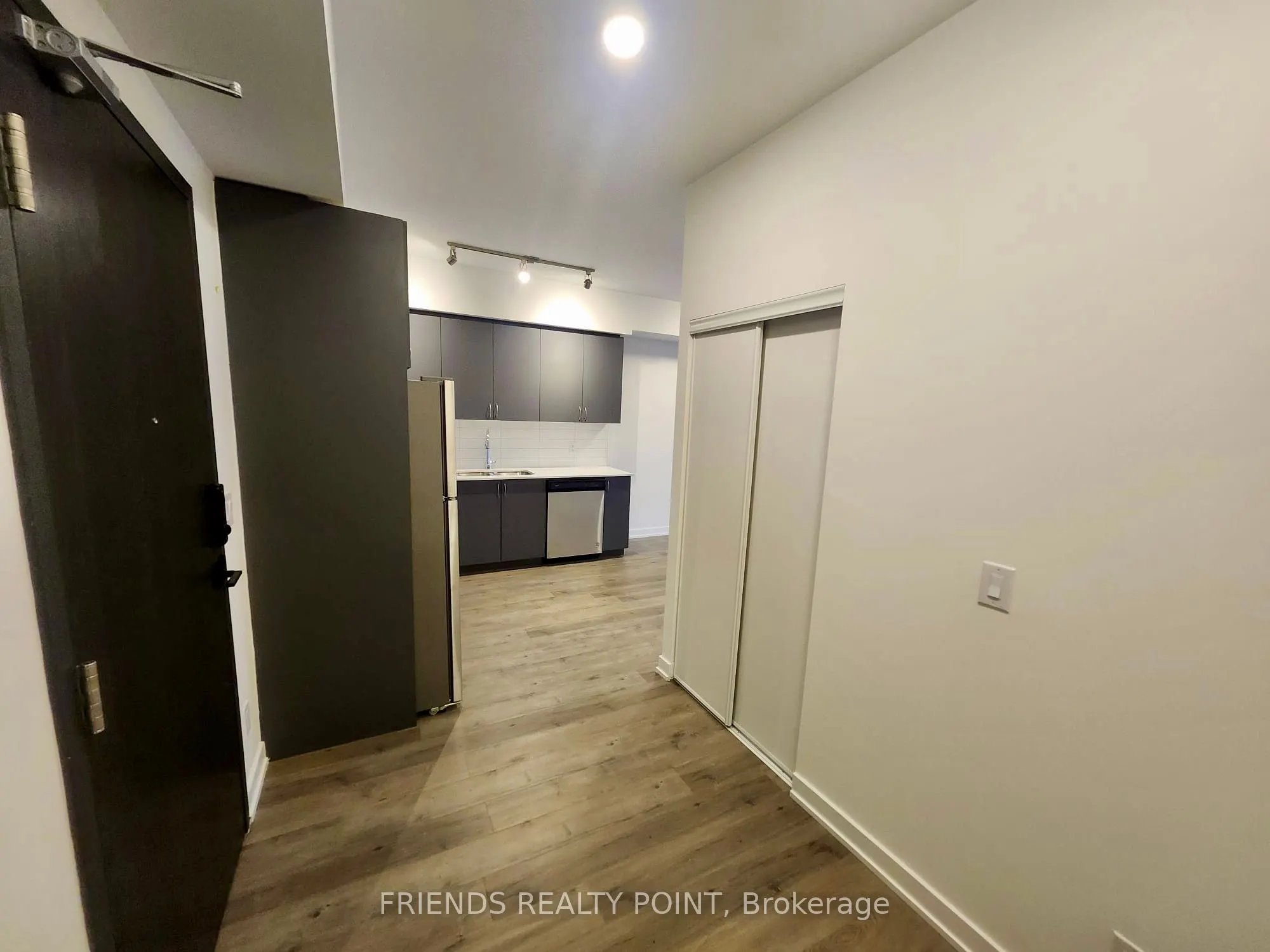 56 Lakeside Terrace, #712