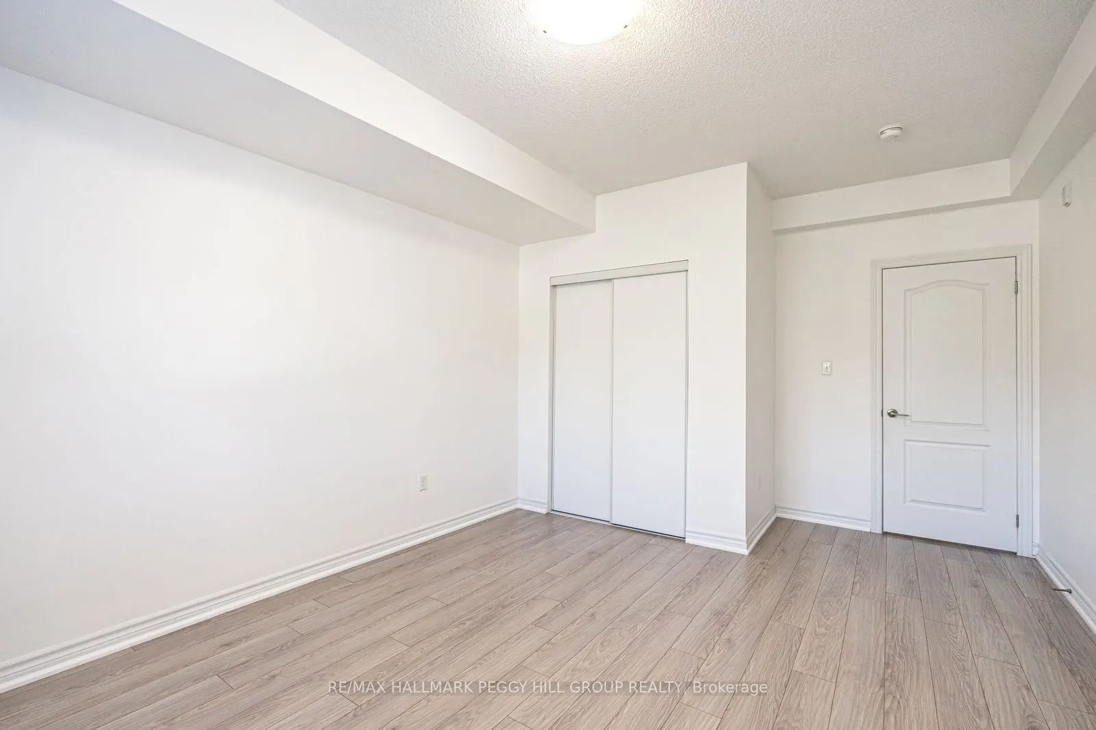 40 Ferndale Drive S, #209