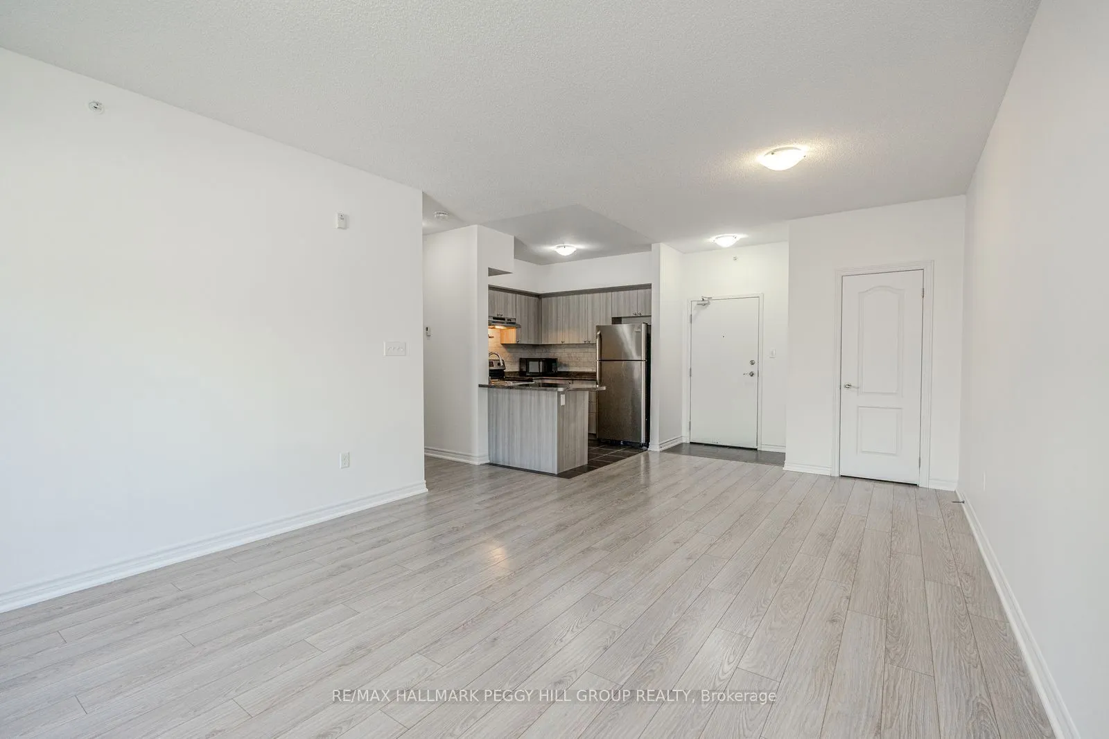40 Ferndale Drive S, #209