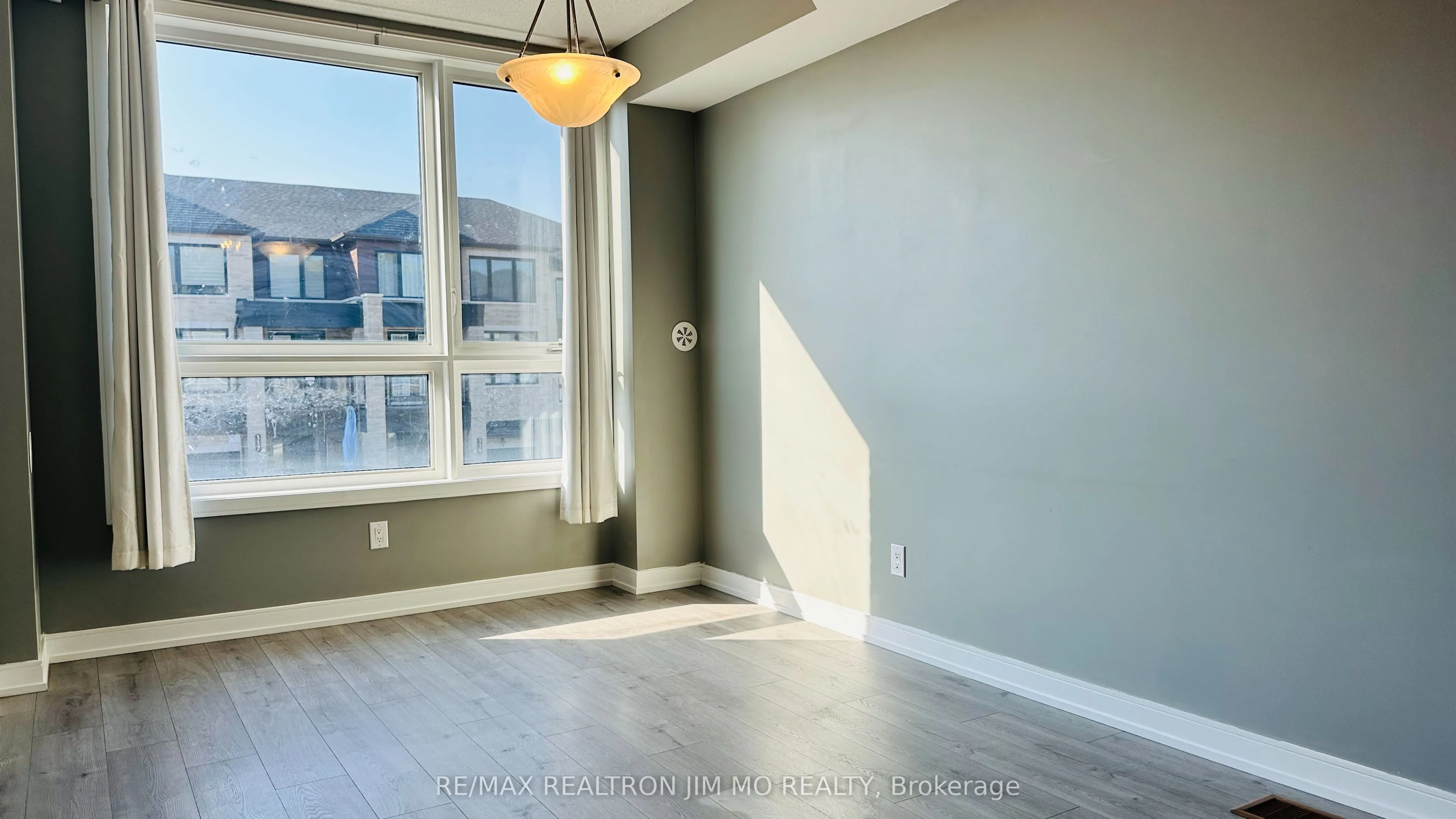 114 Blue Forest Crescent