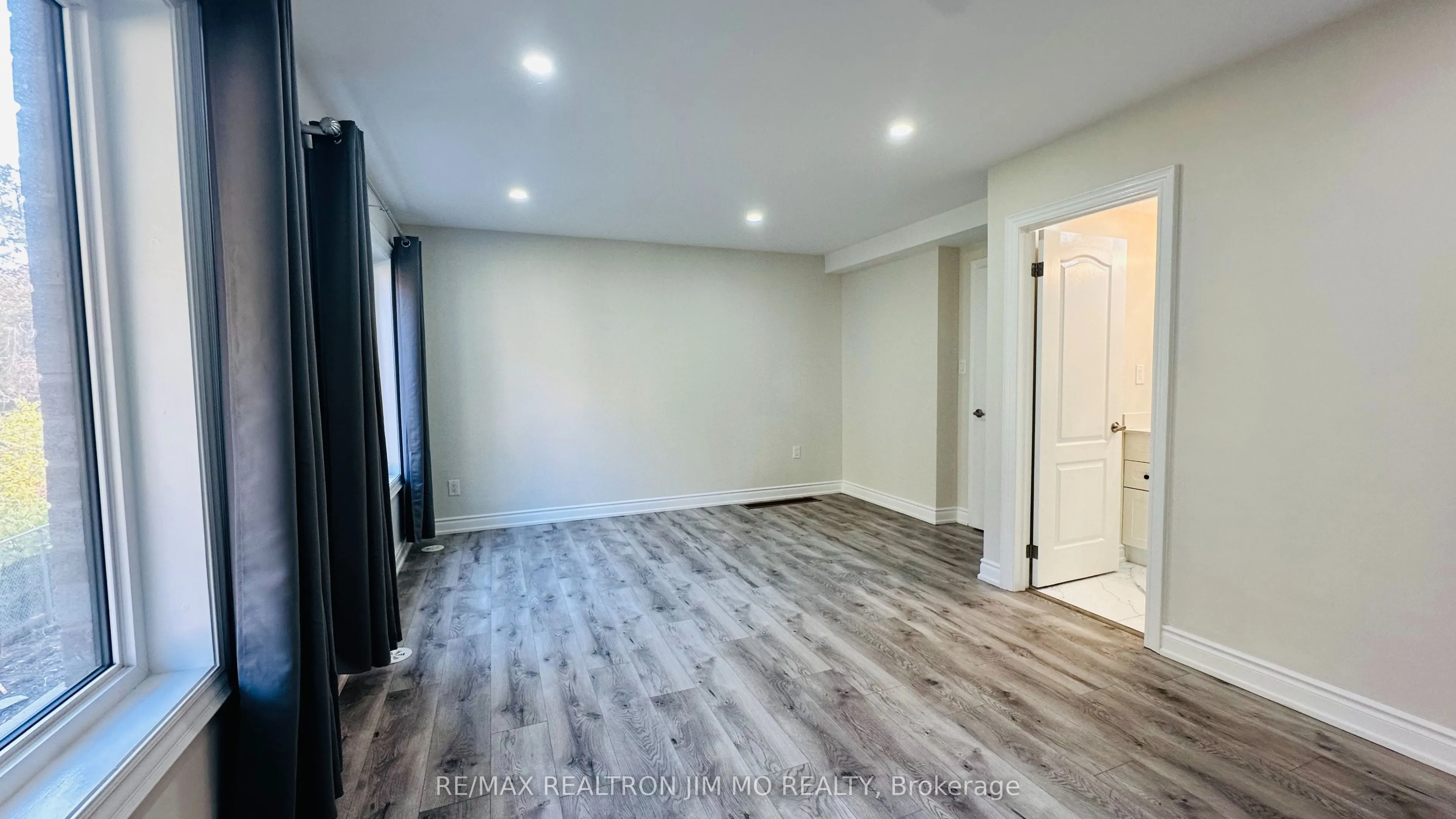114 Blue Forest Crescent