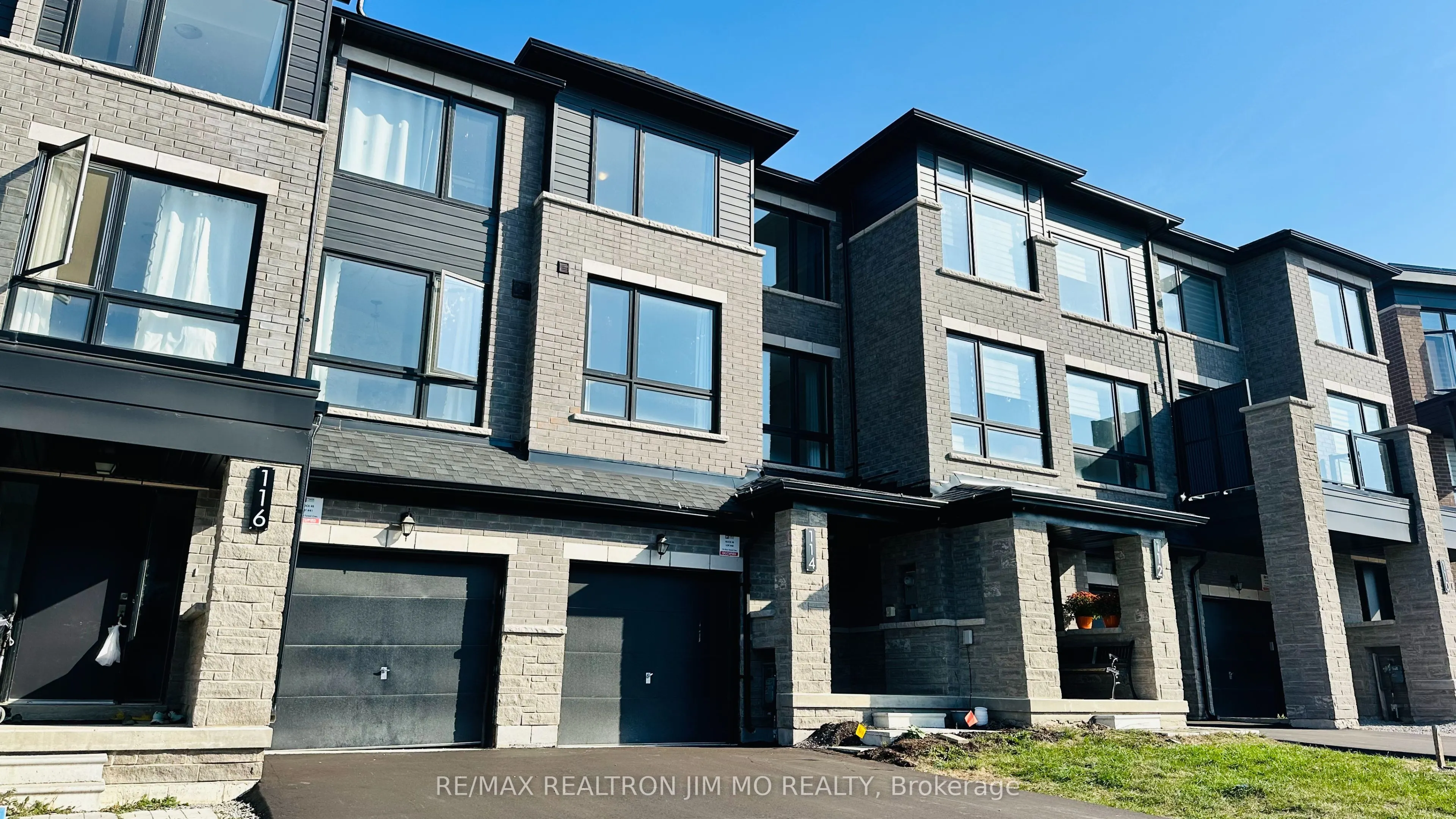 114 Blue Forest Crescent
