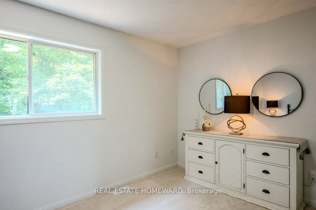 108 Hawthorne Crescent