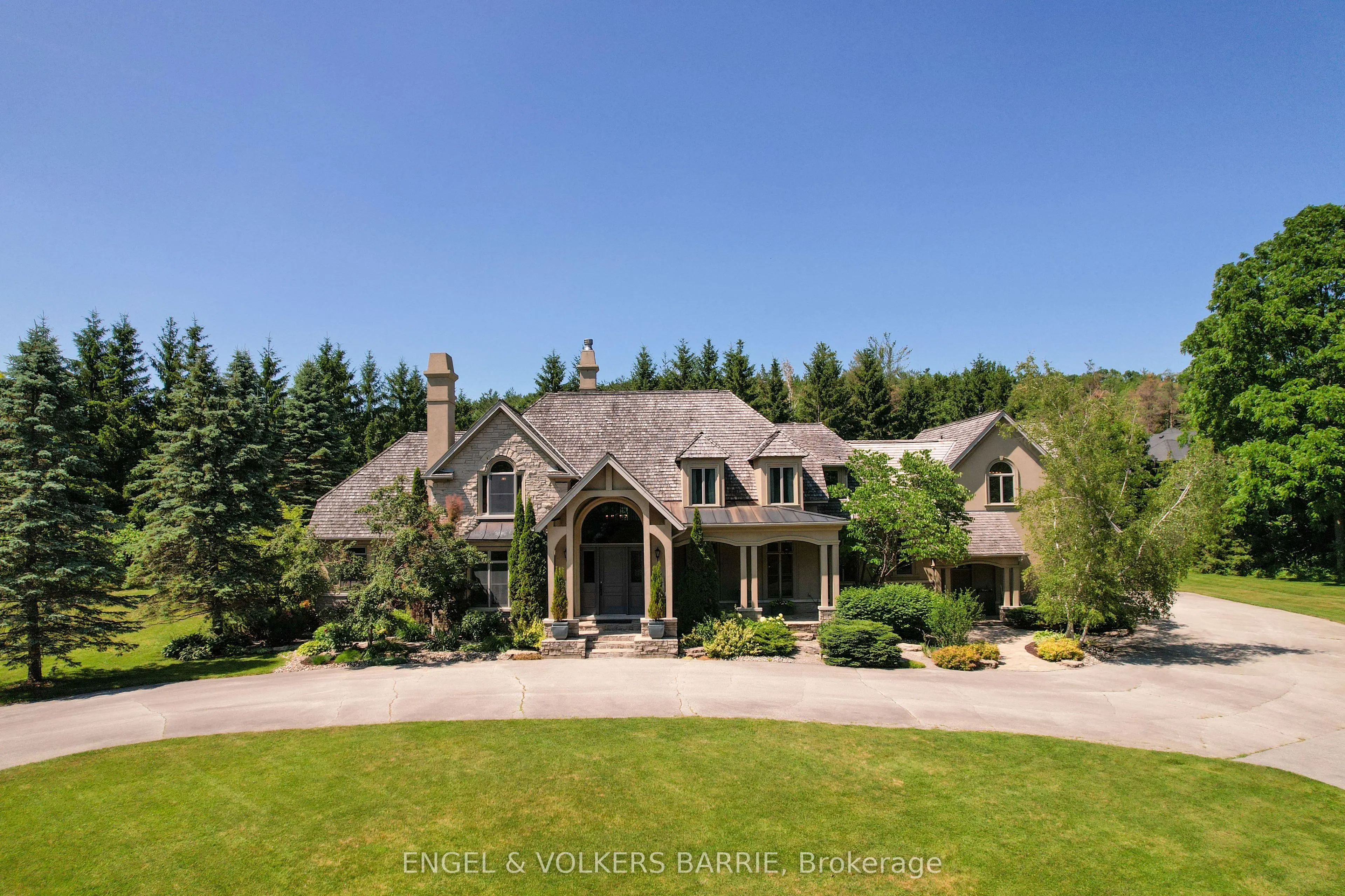 6 Midves Court