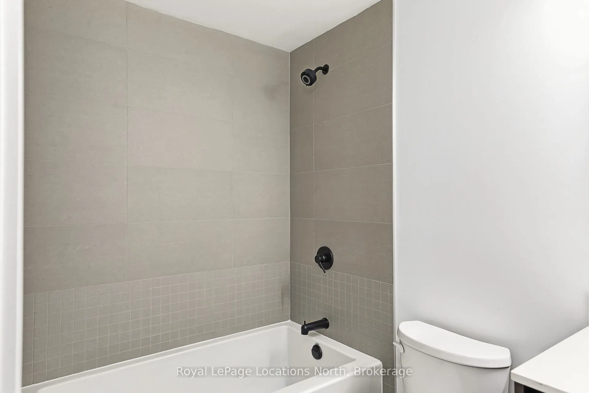 31 HURON Street, #203