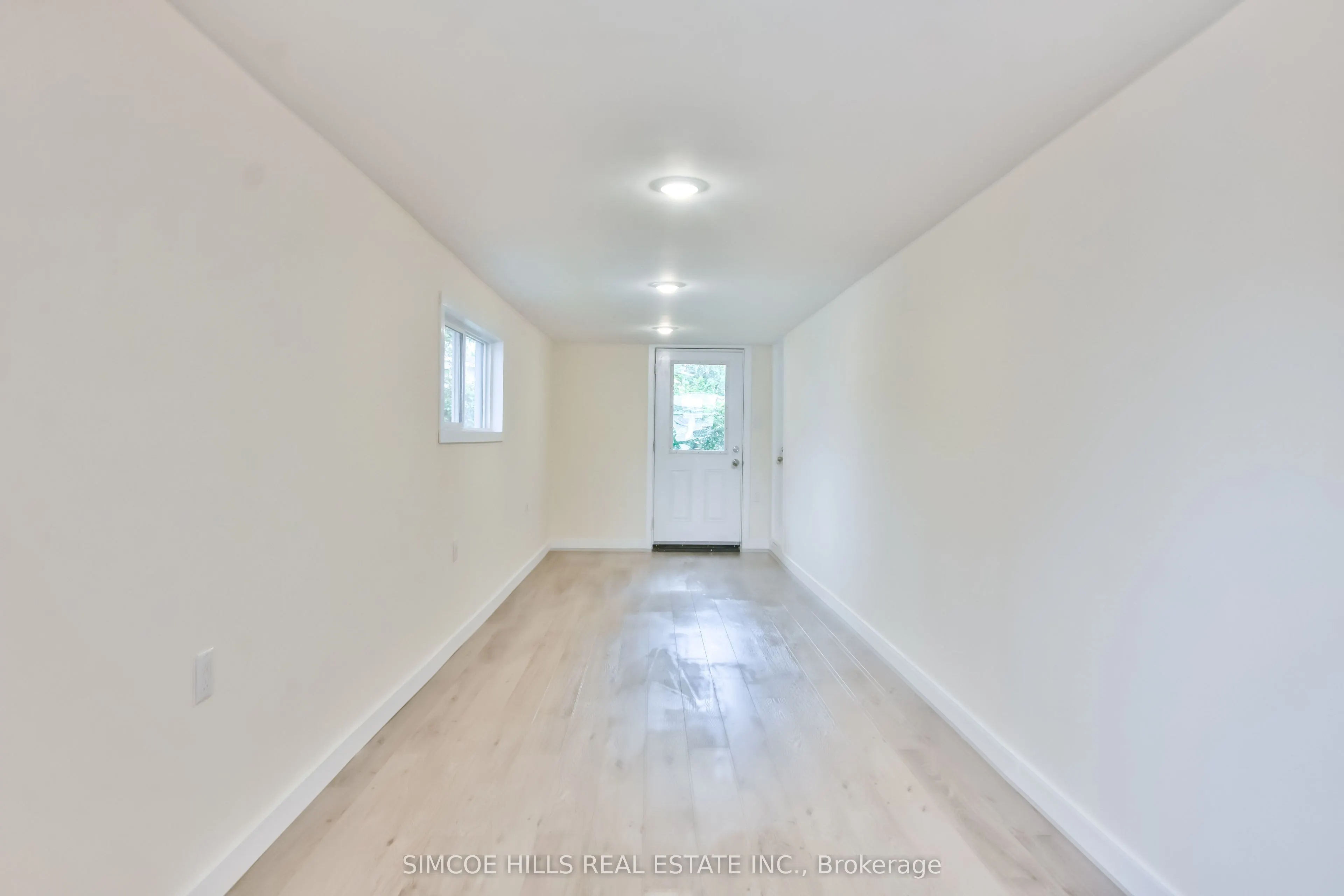 580 West Street S