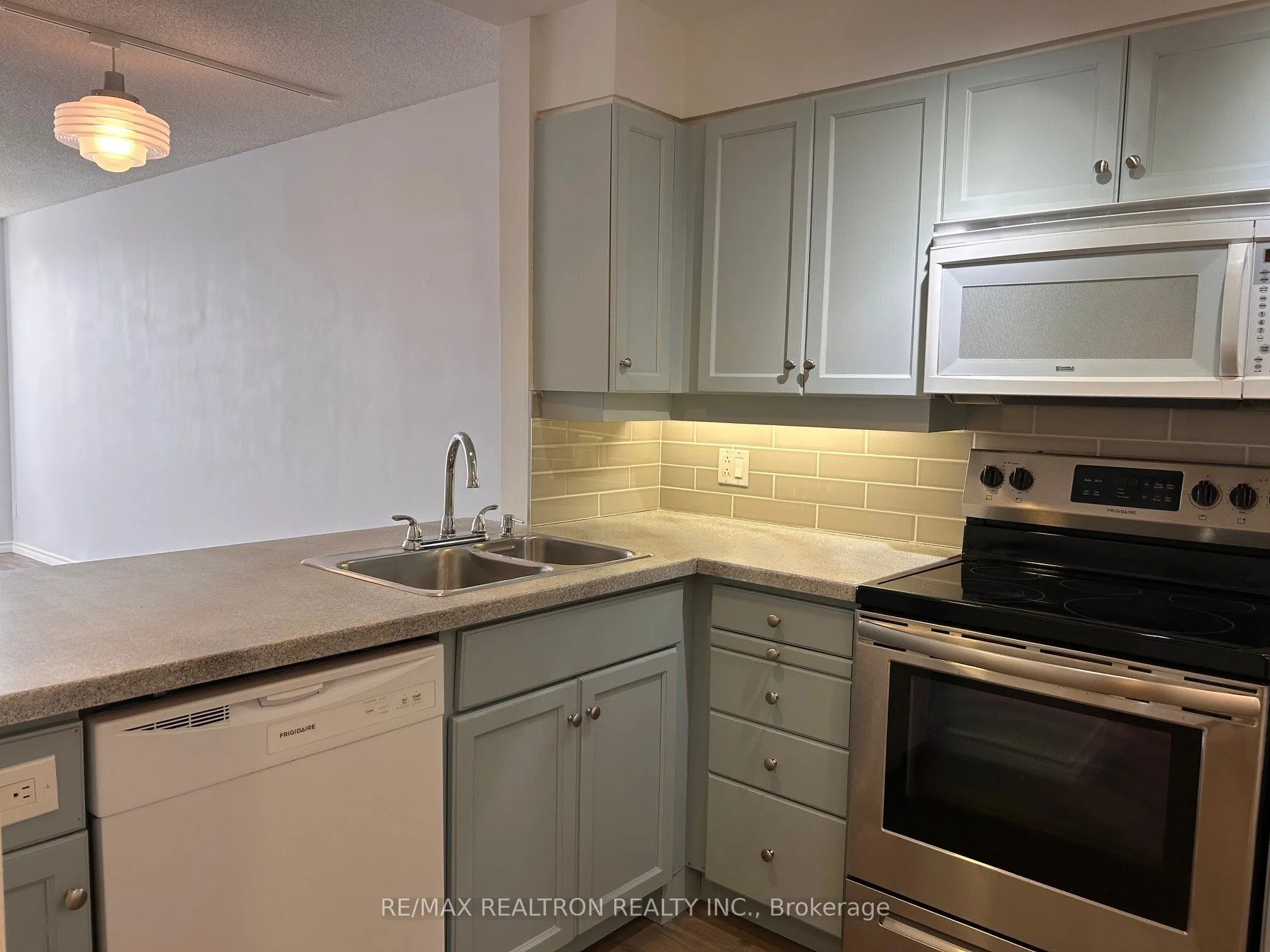 74 Ross Street, #48