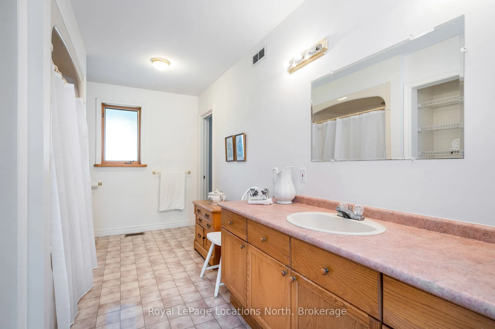 14 Sydenham Trail W