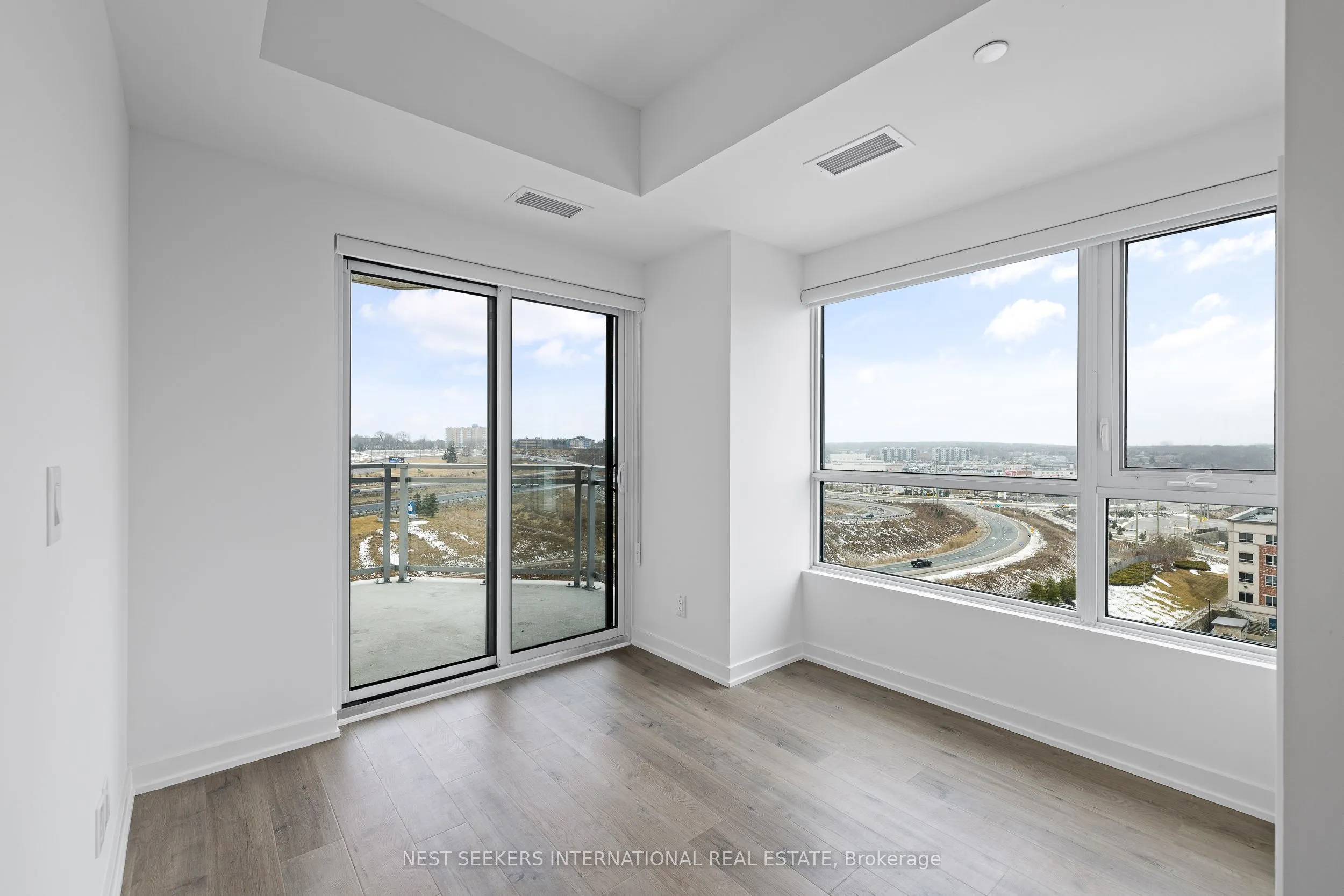 56 Lakeside Terrace, #1001