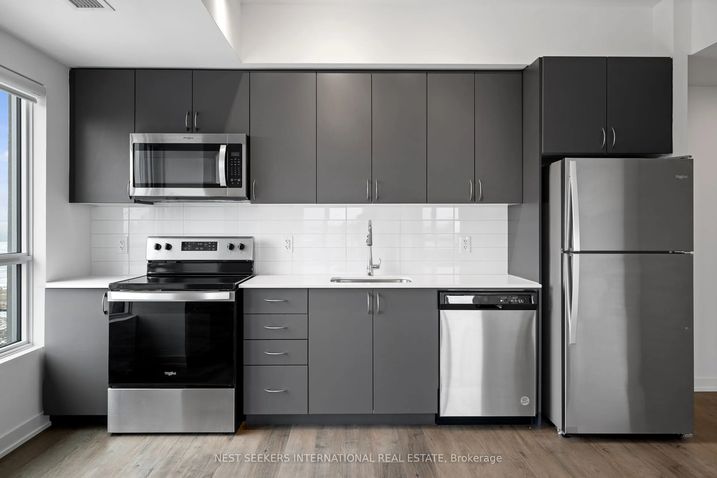 56 Lakeside Terrace, #1001