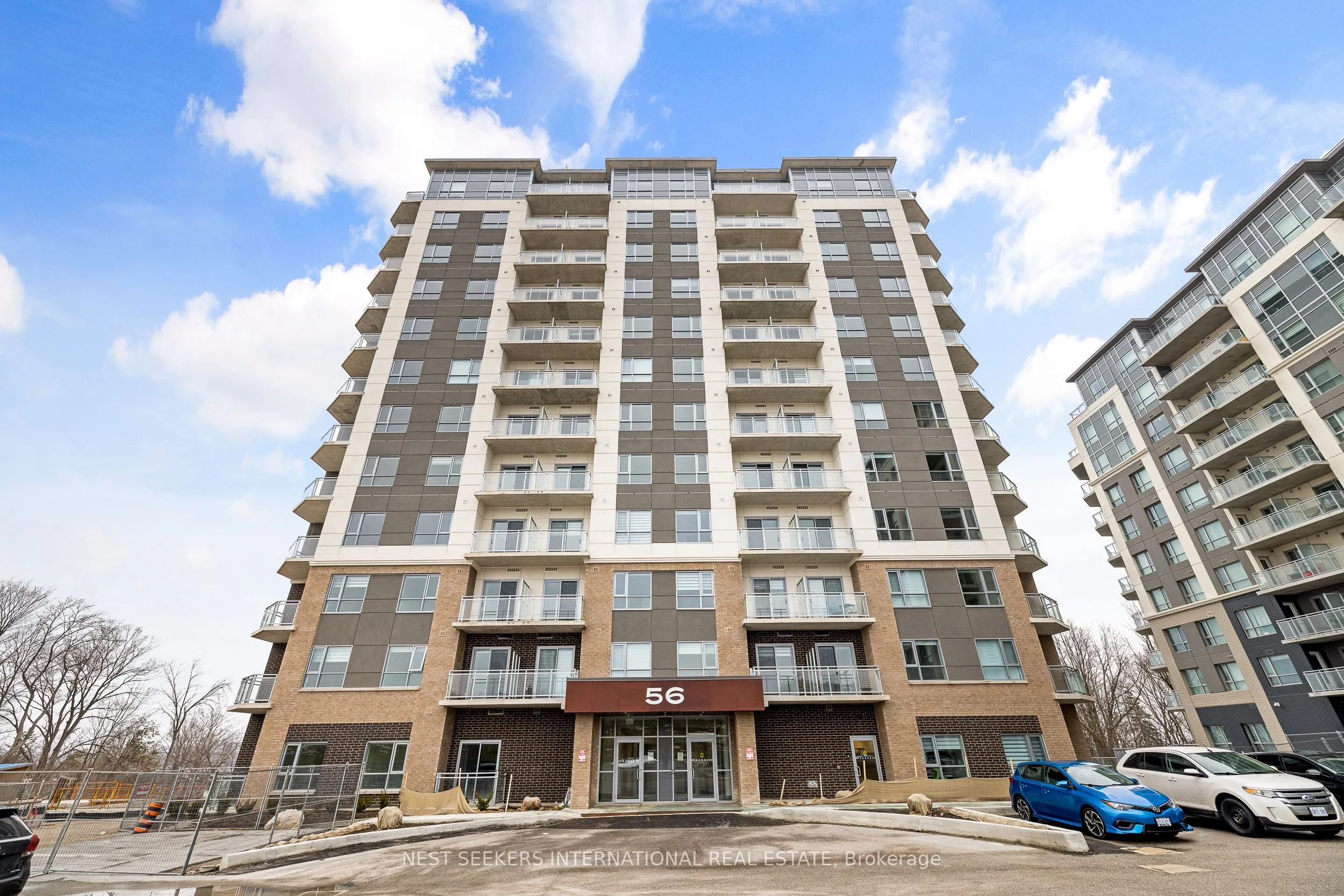 56 Lakeside Terrace, #1001
