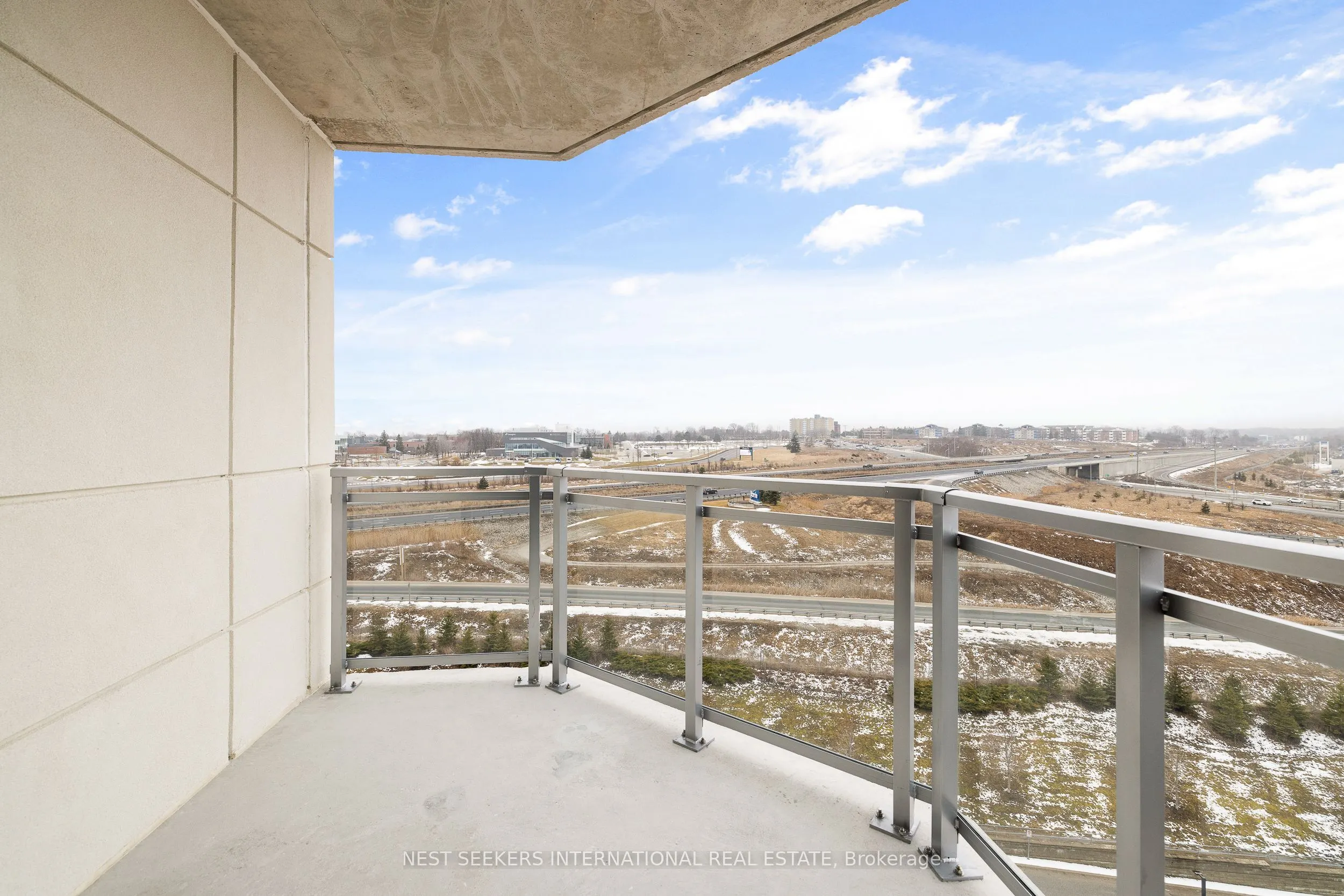 56 Lakeside Terrace, #1001