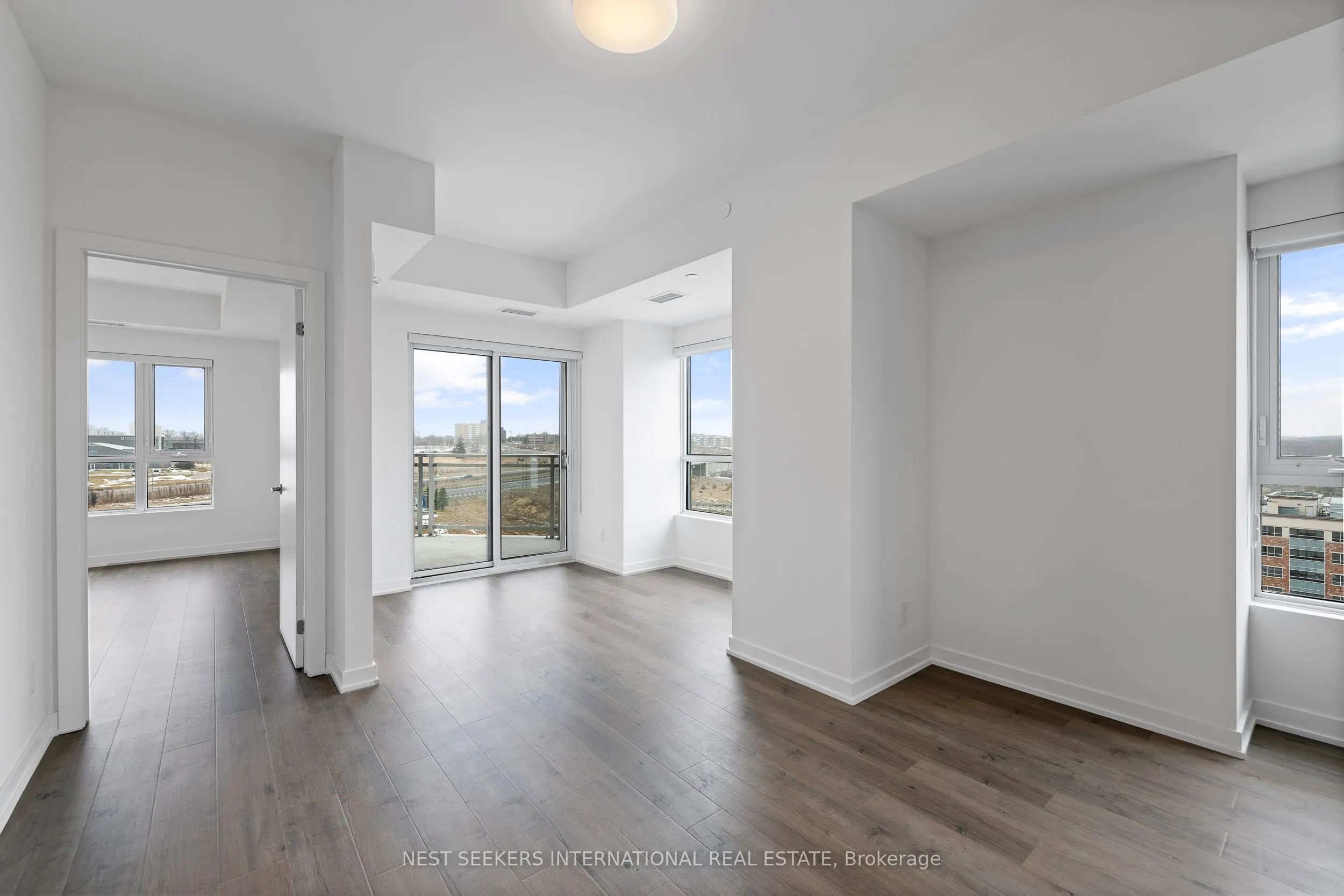 56 Lakeside Terrace, #1001