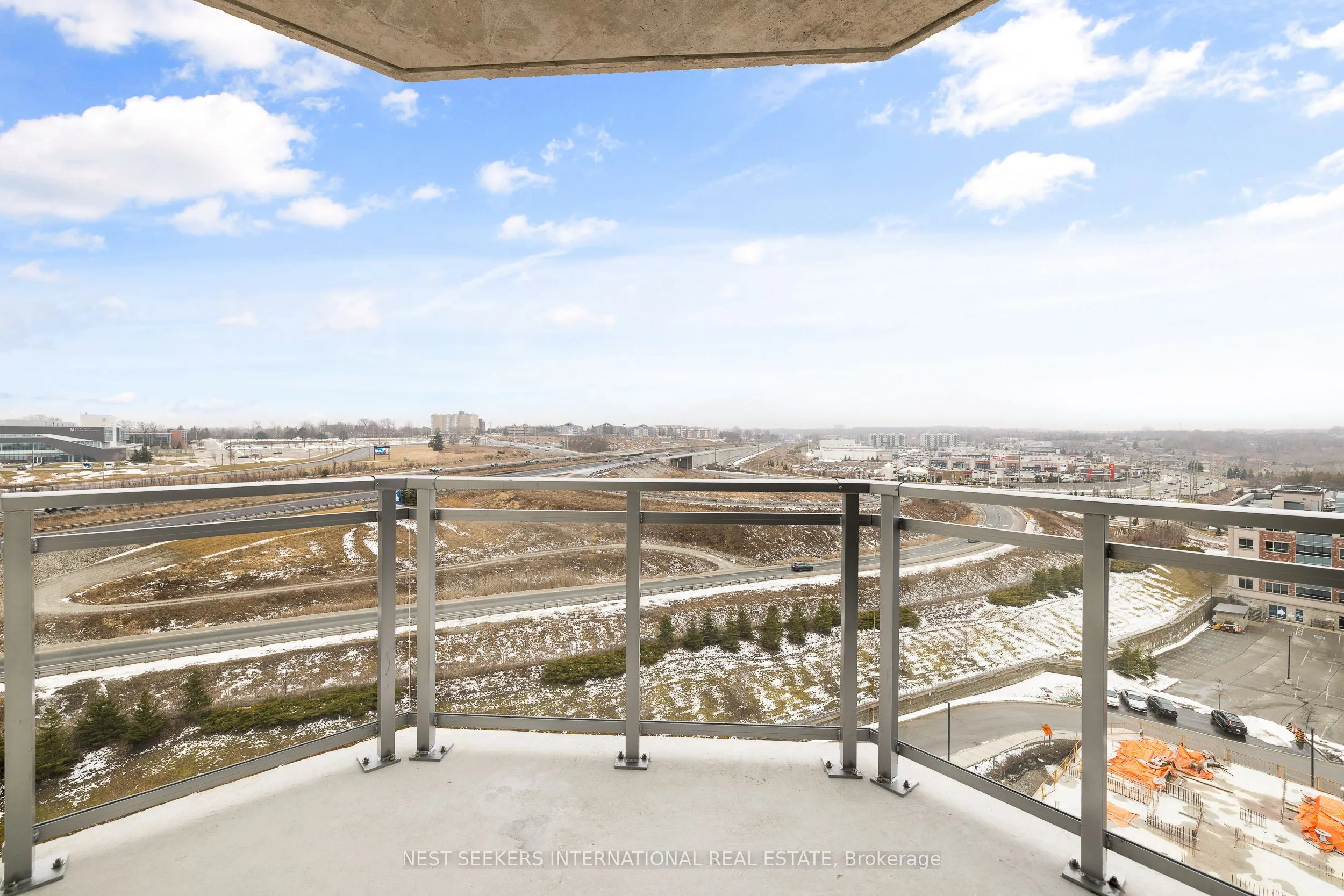 56 Lakeside Terrace, #1001