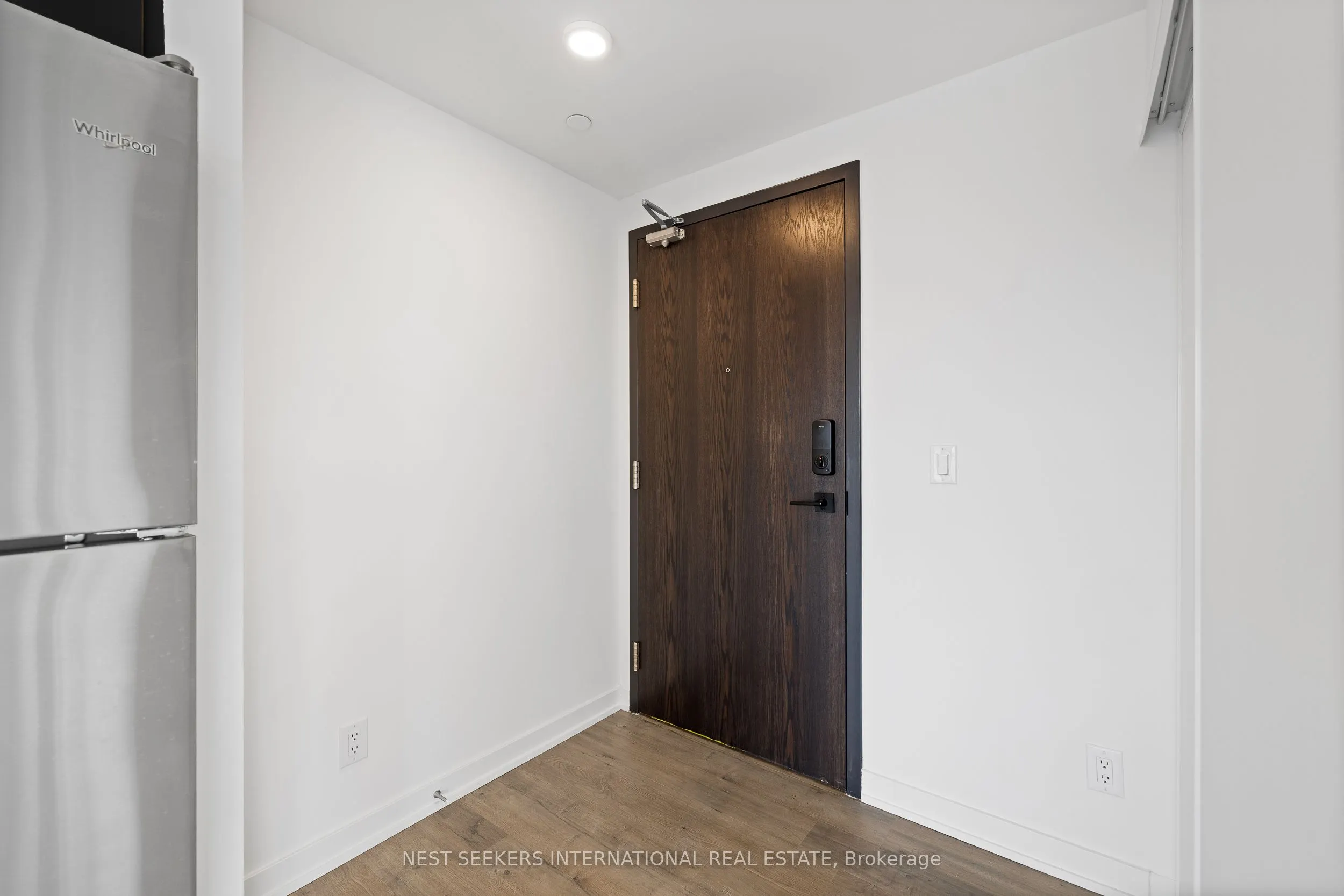 56 Lakeside Terrace, #1001