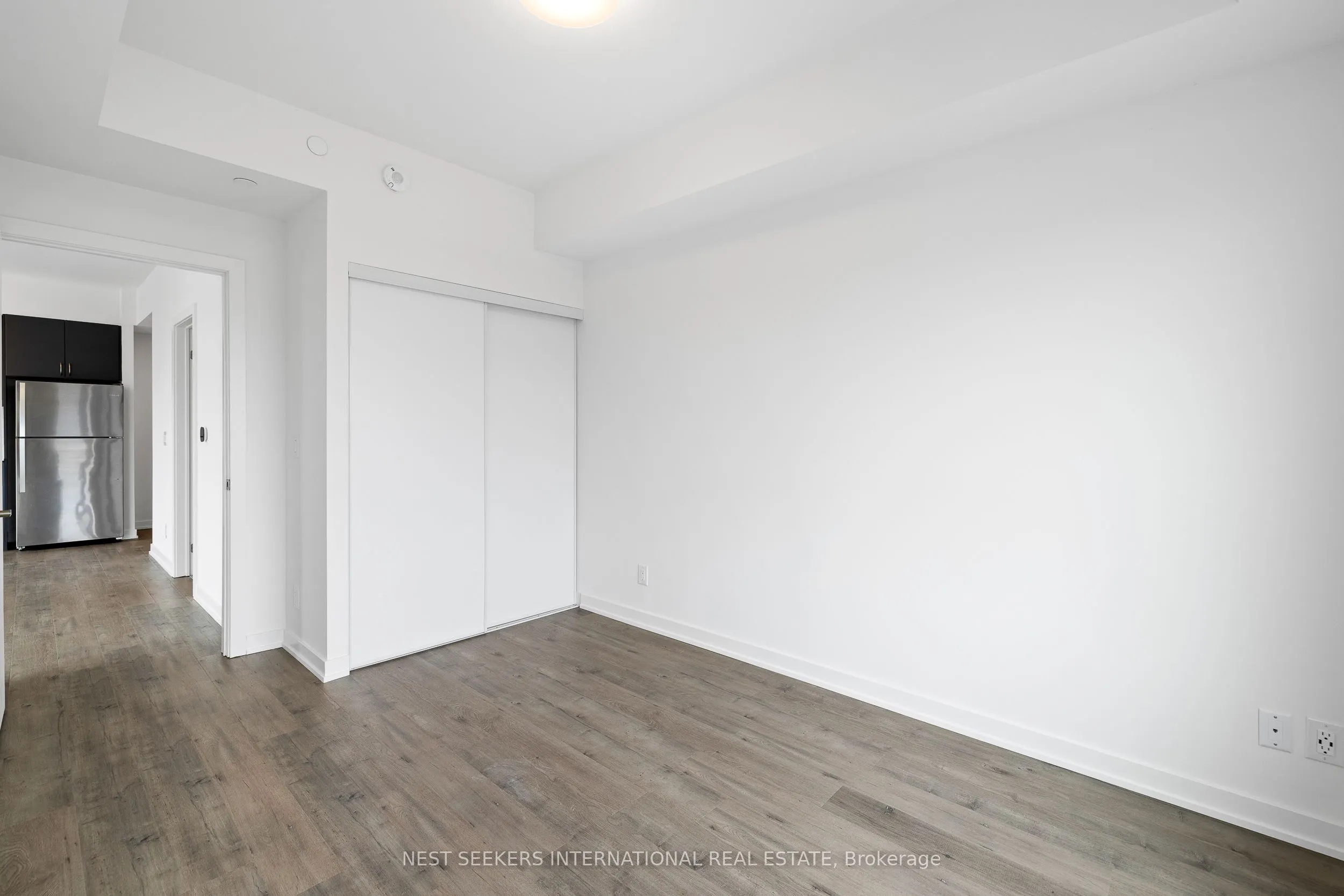 56 Lakeside Terrace, #1001