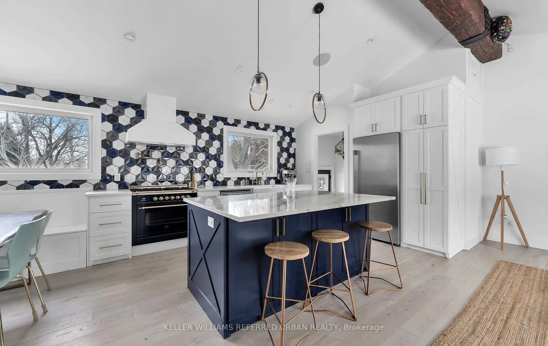 886 Sixth Street