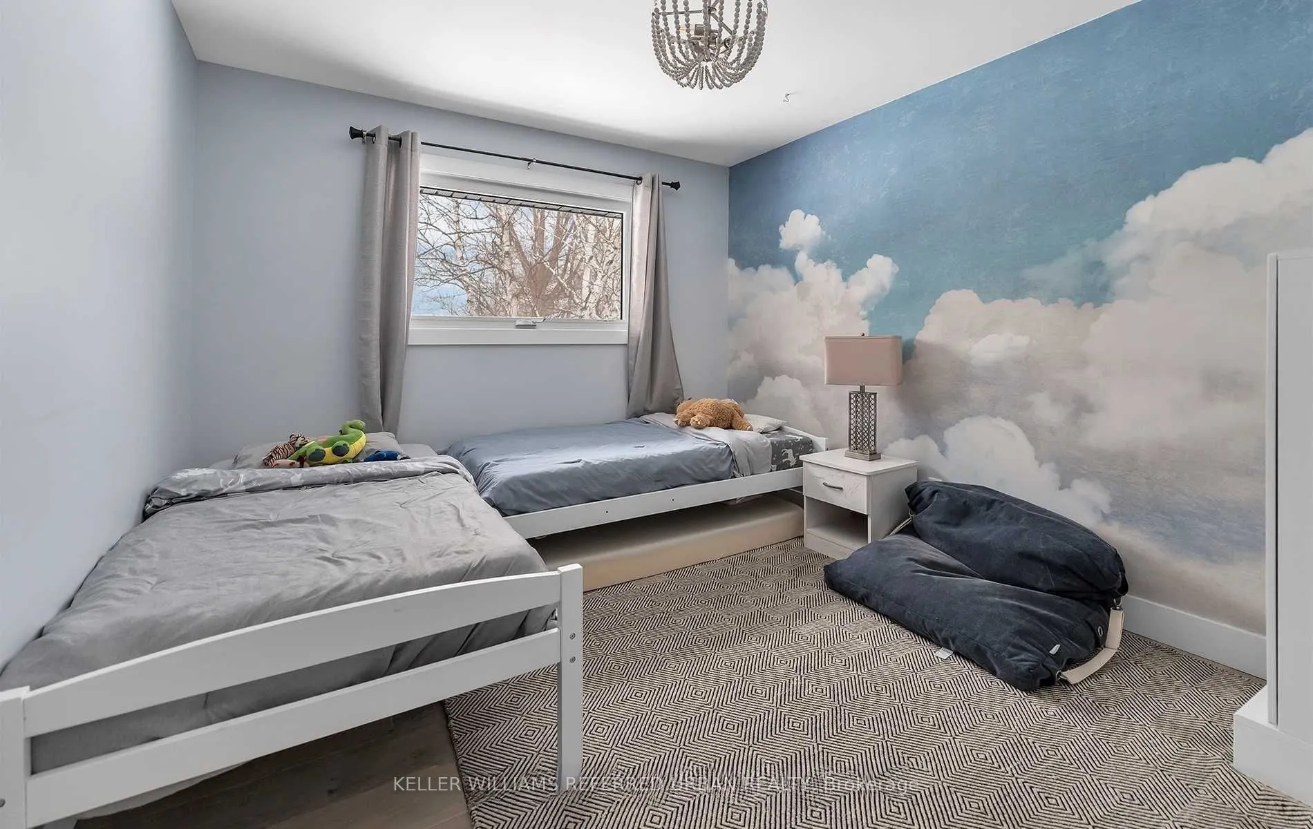 886 Sixth Street