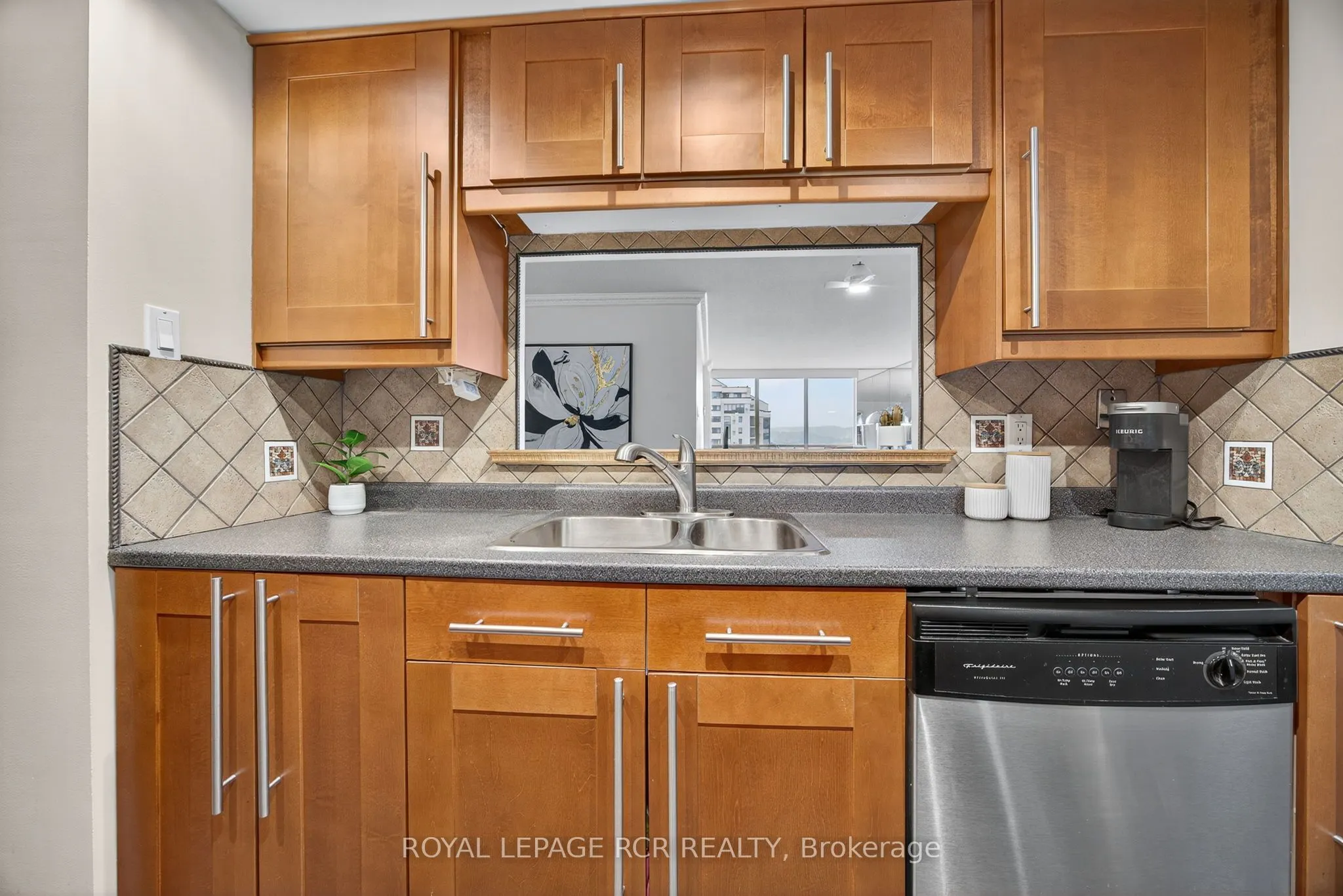 65 Ellen Street, #905