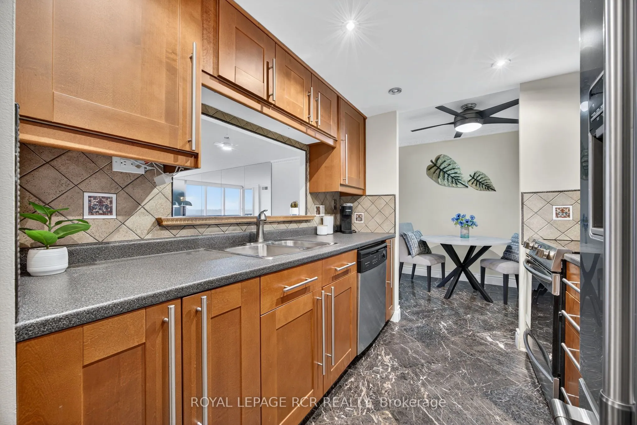 65 Ellen Street, #905
