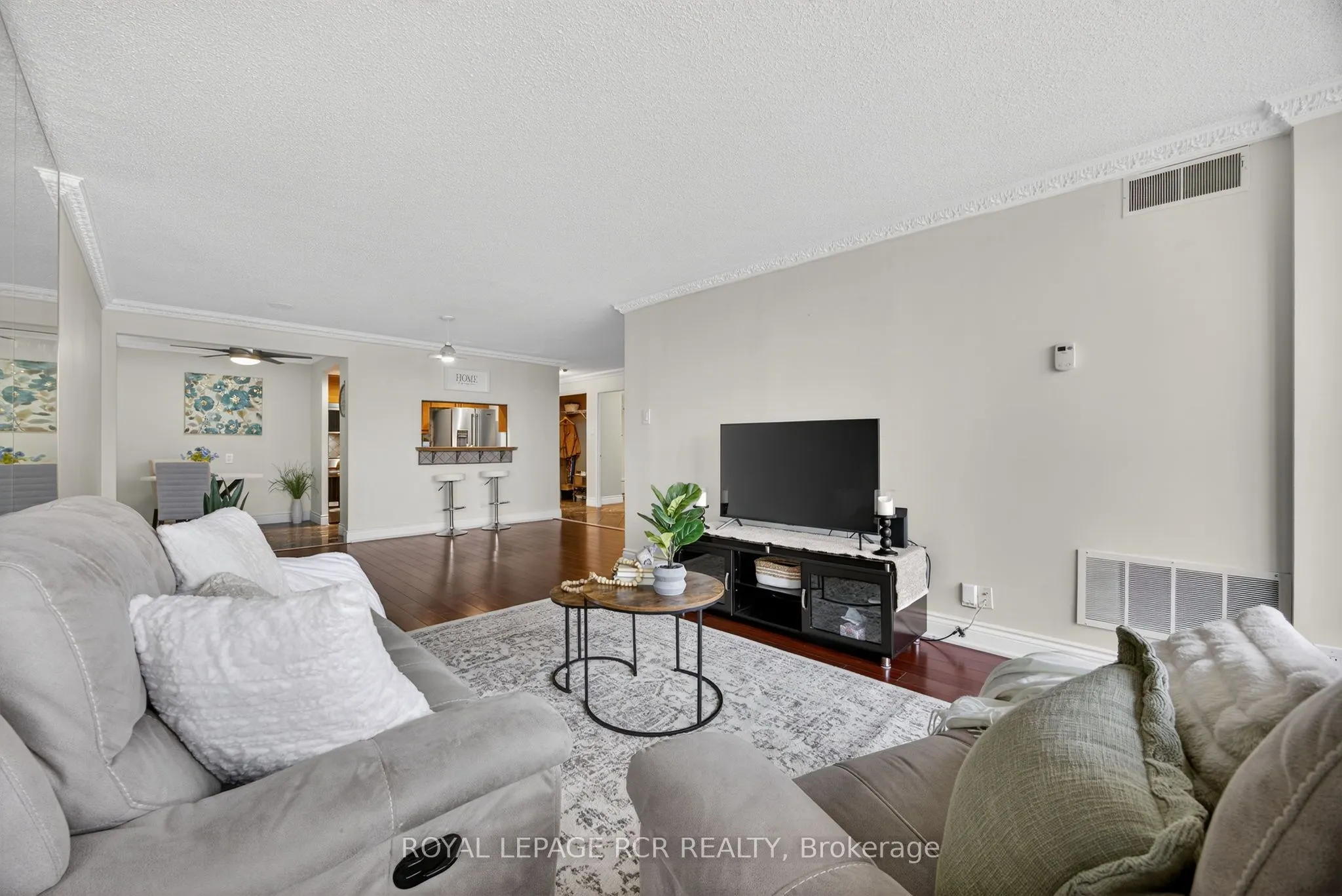 65 Ellen Street, #905