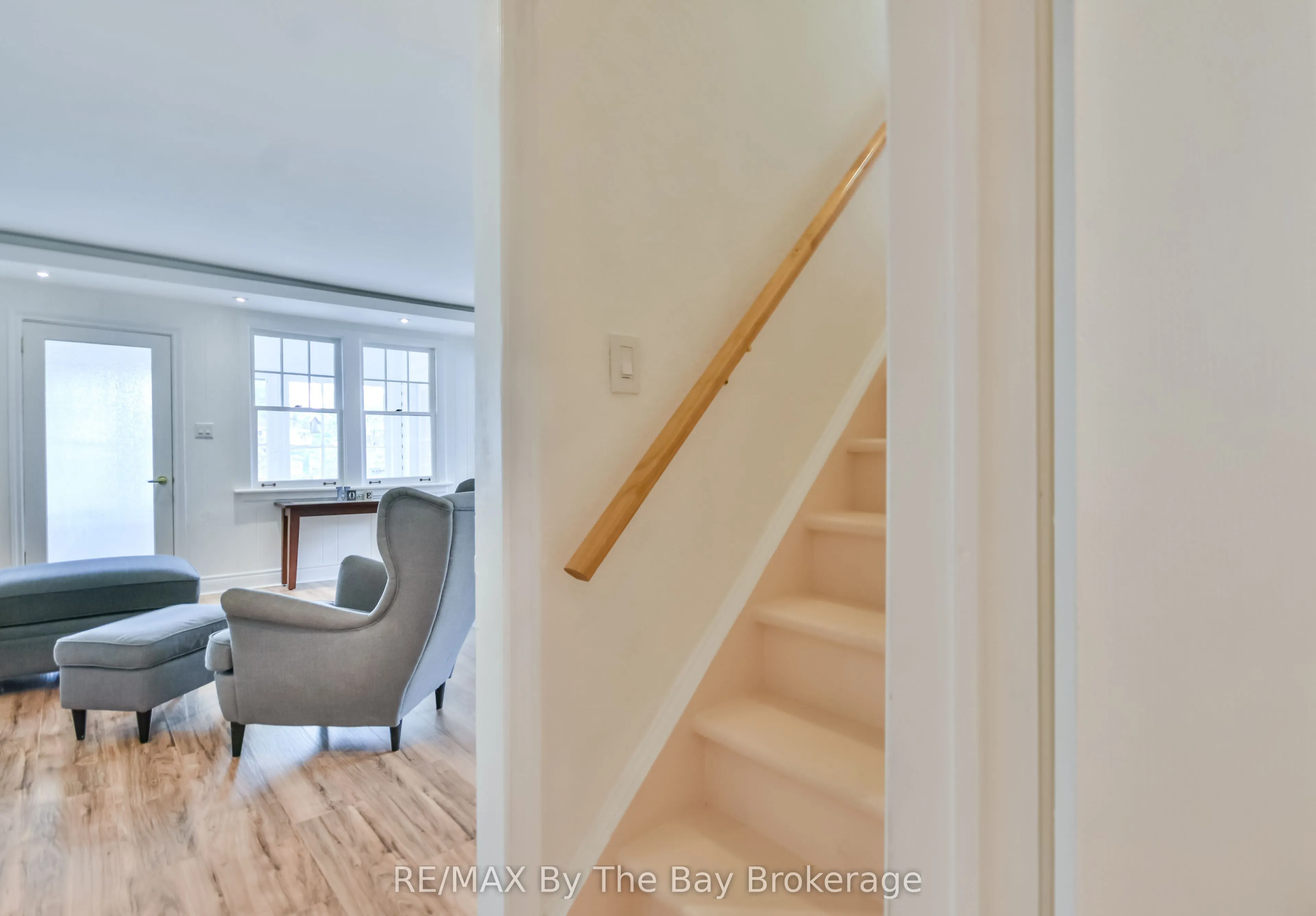 1067 Mosley Street