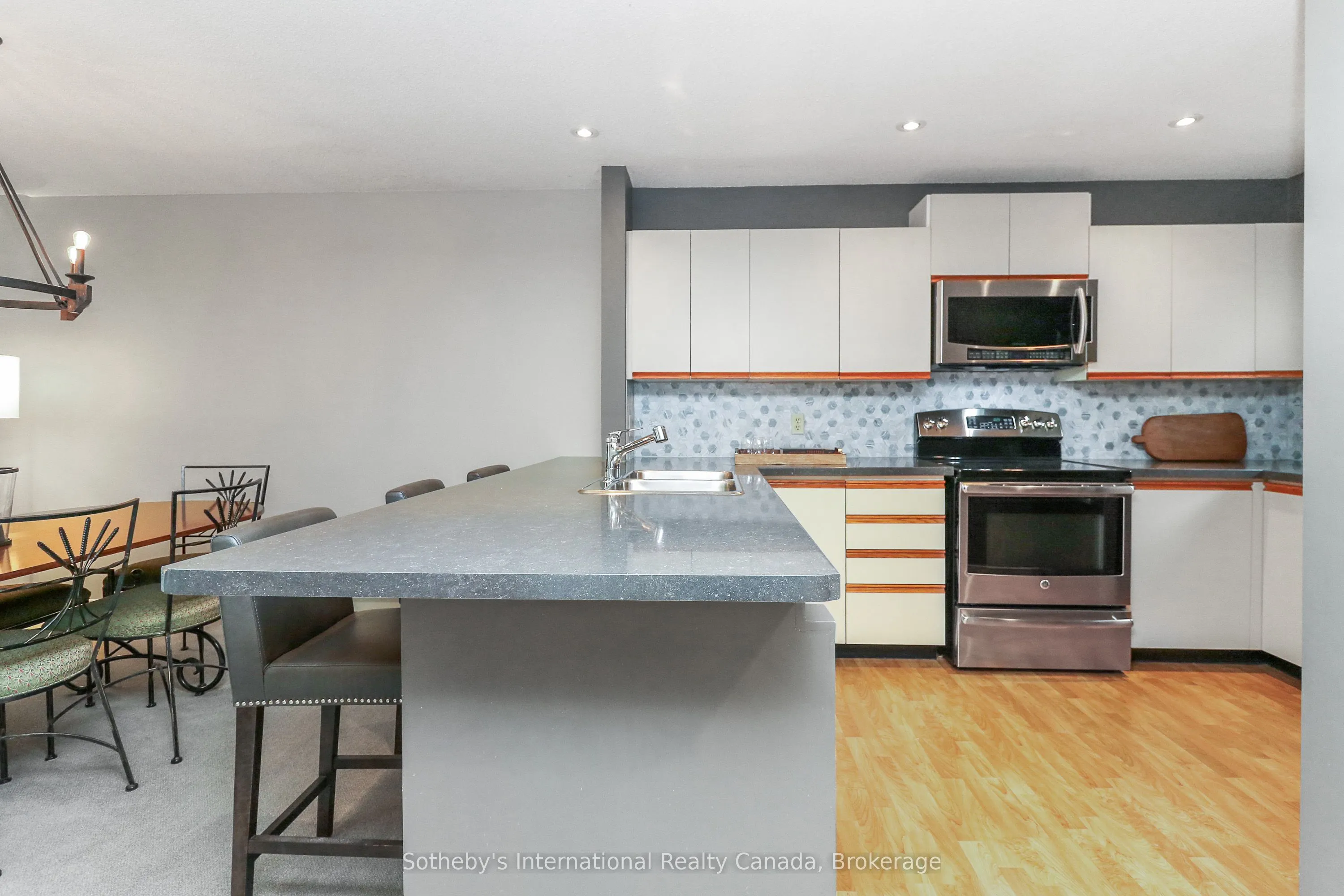 408 Mariners Way, #25