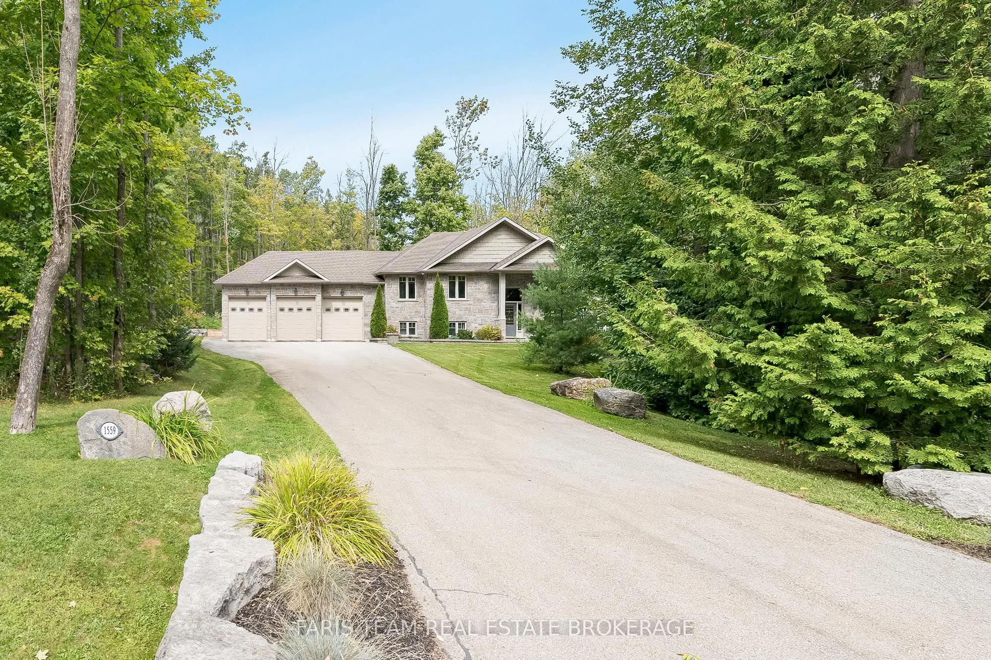 1559 Rimkey Crescent