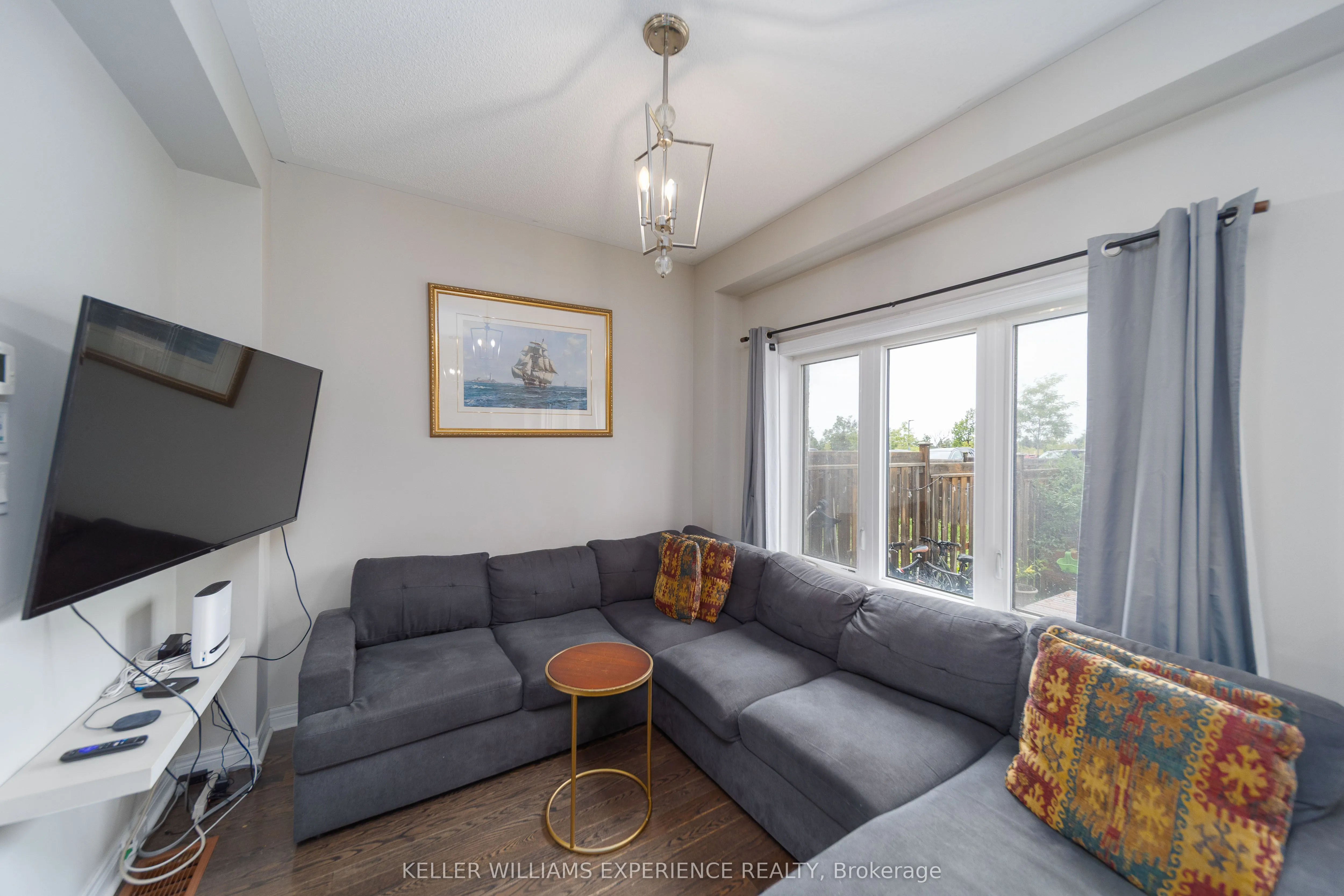 48 Snelgrove Crescent