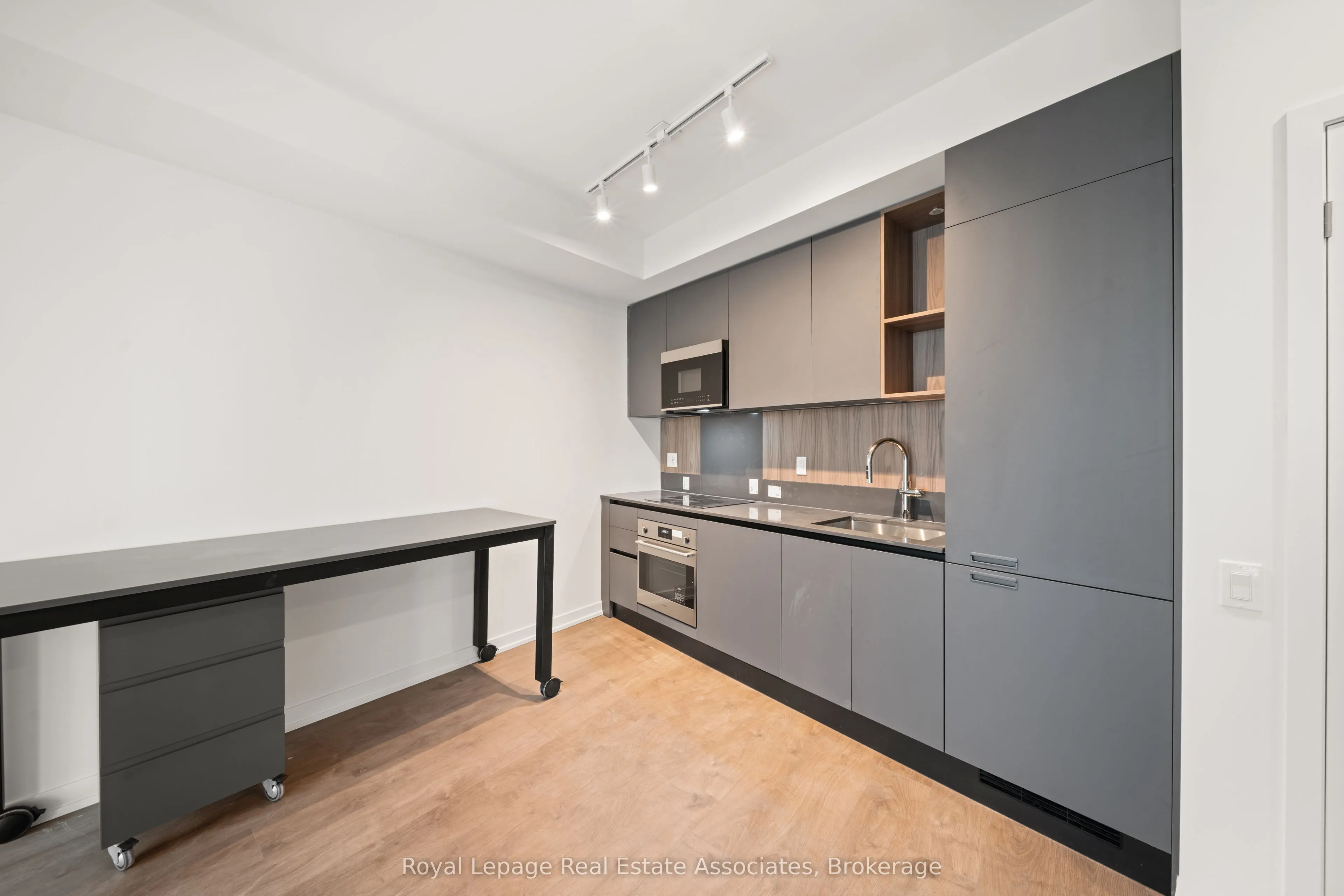 39 Mary Street, #2710