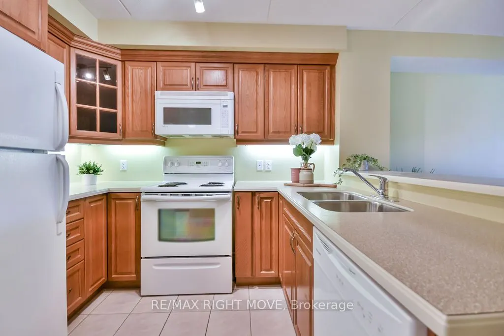 486 Laclie Street, #313