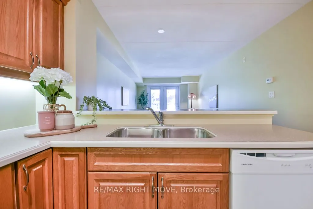 486 Laclie Street, #313