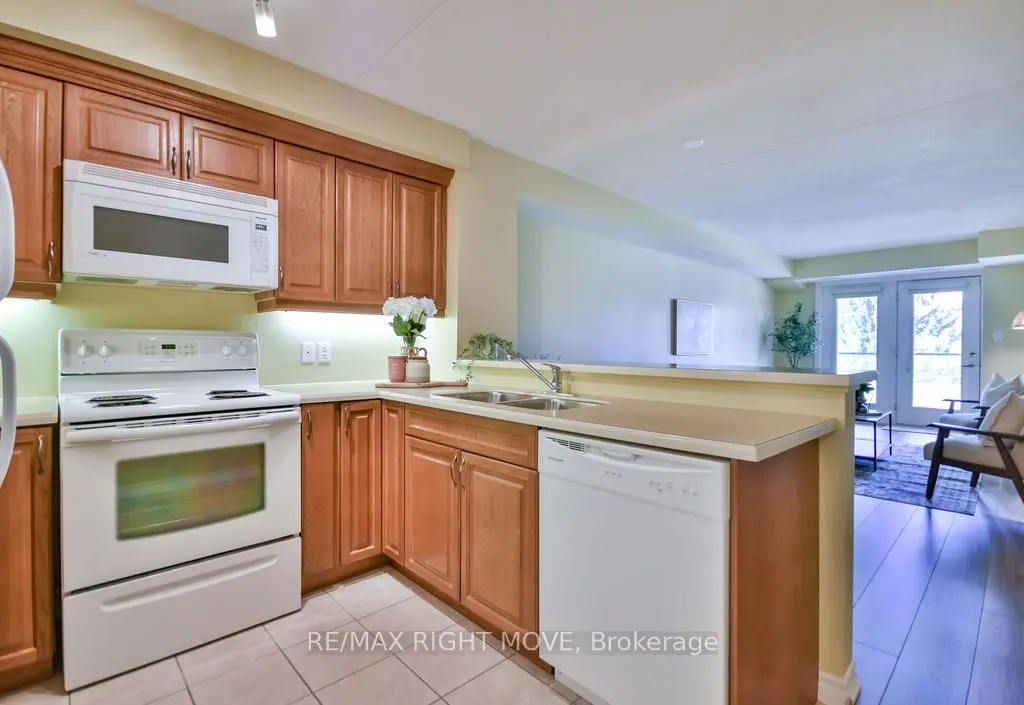 486 Laclie Street, #313
