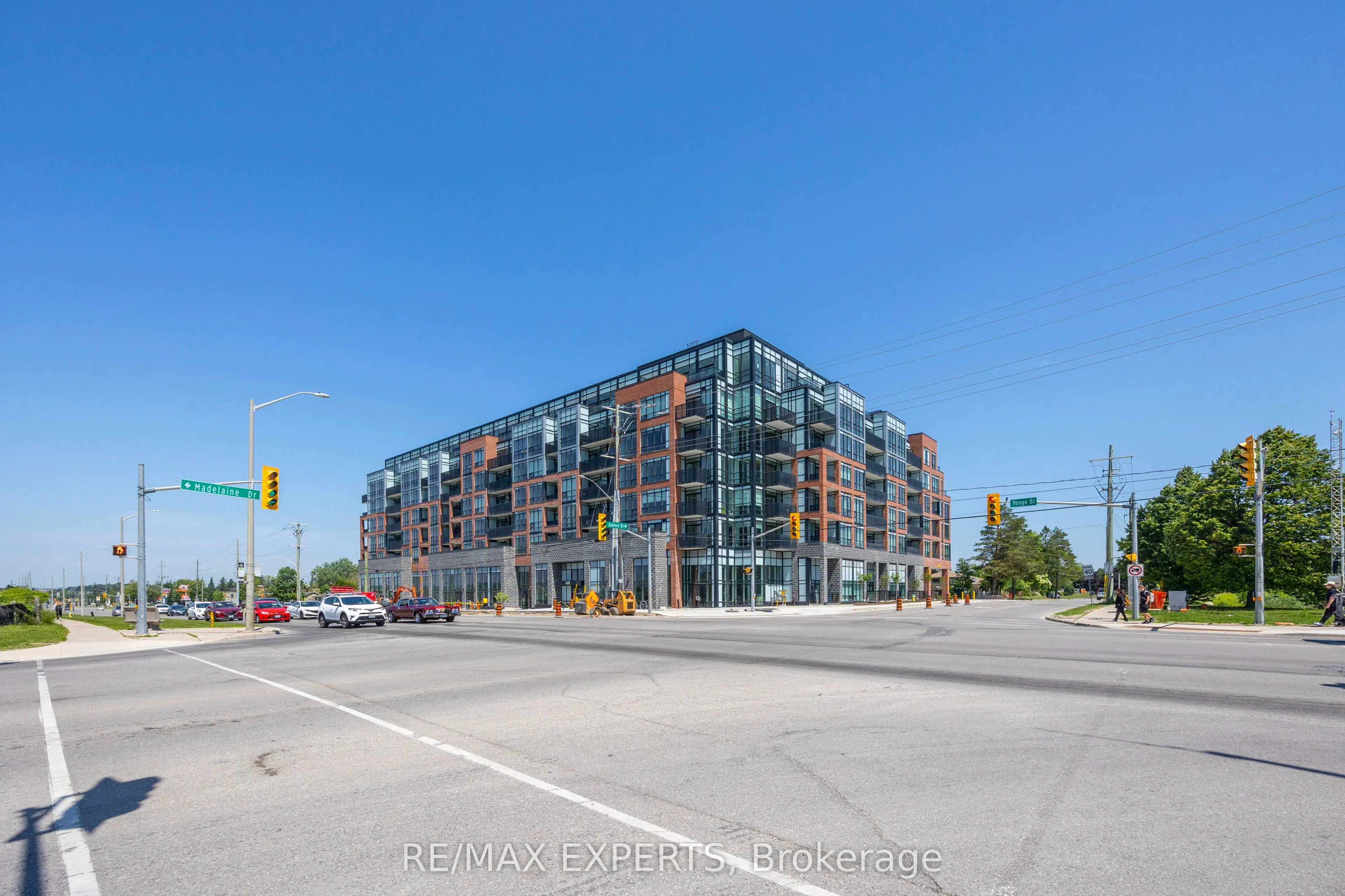 681 Yonge Street, #707