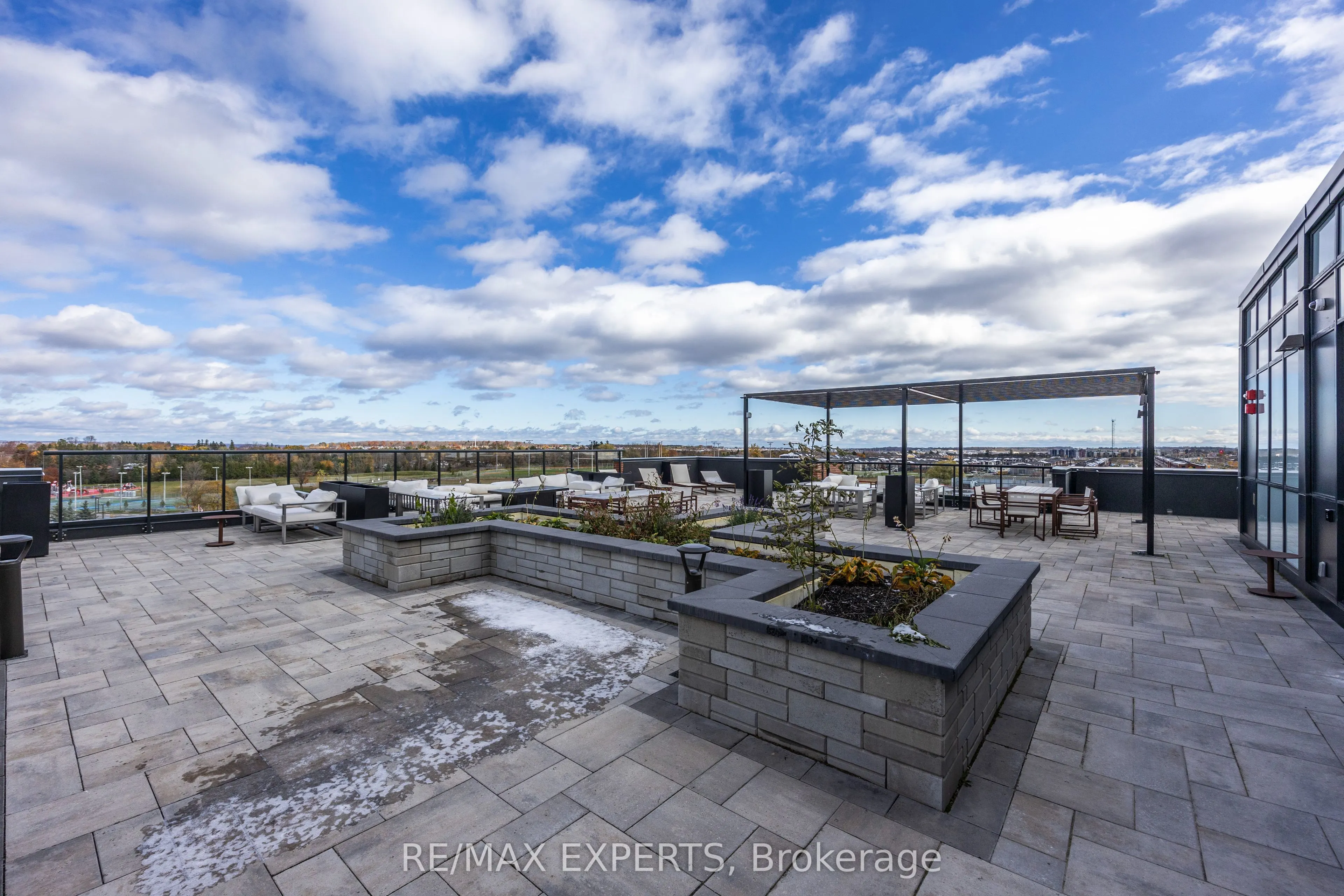 681 Yonge Street, #707
