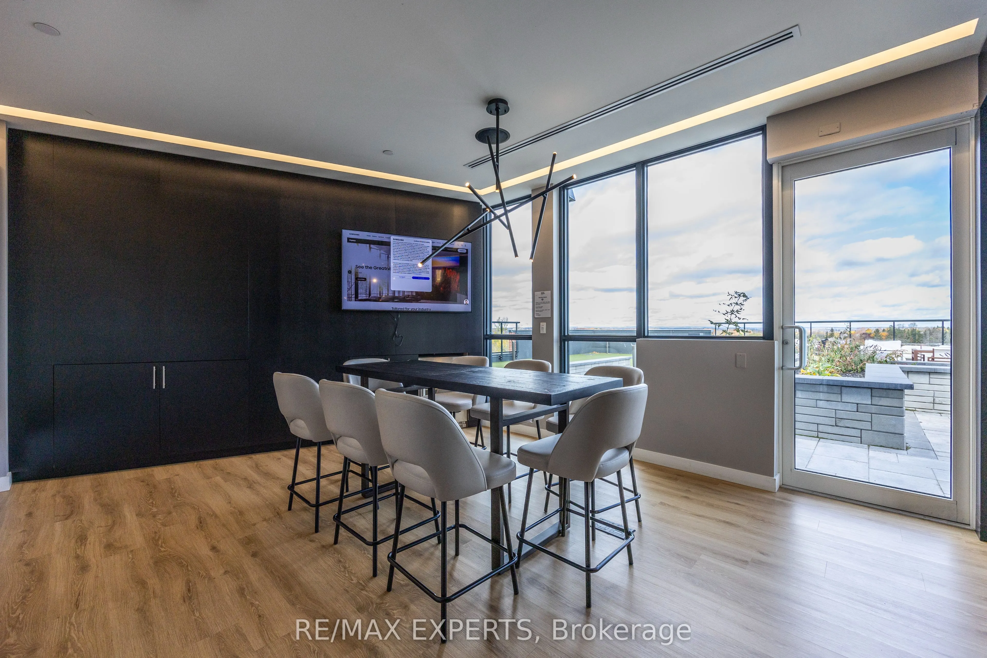 681 Yonge Street, #707