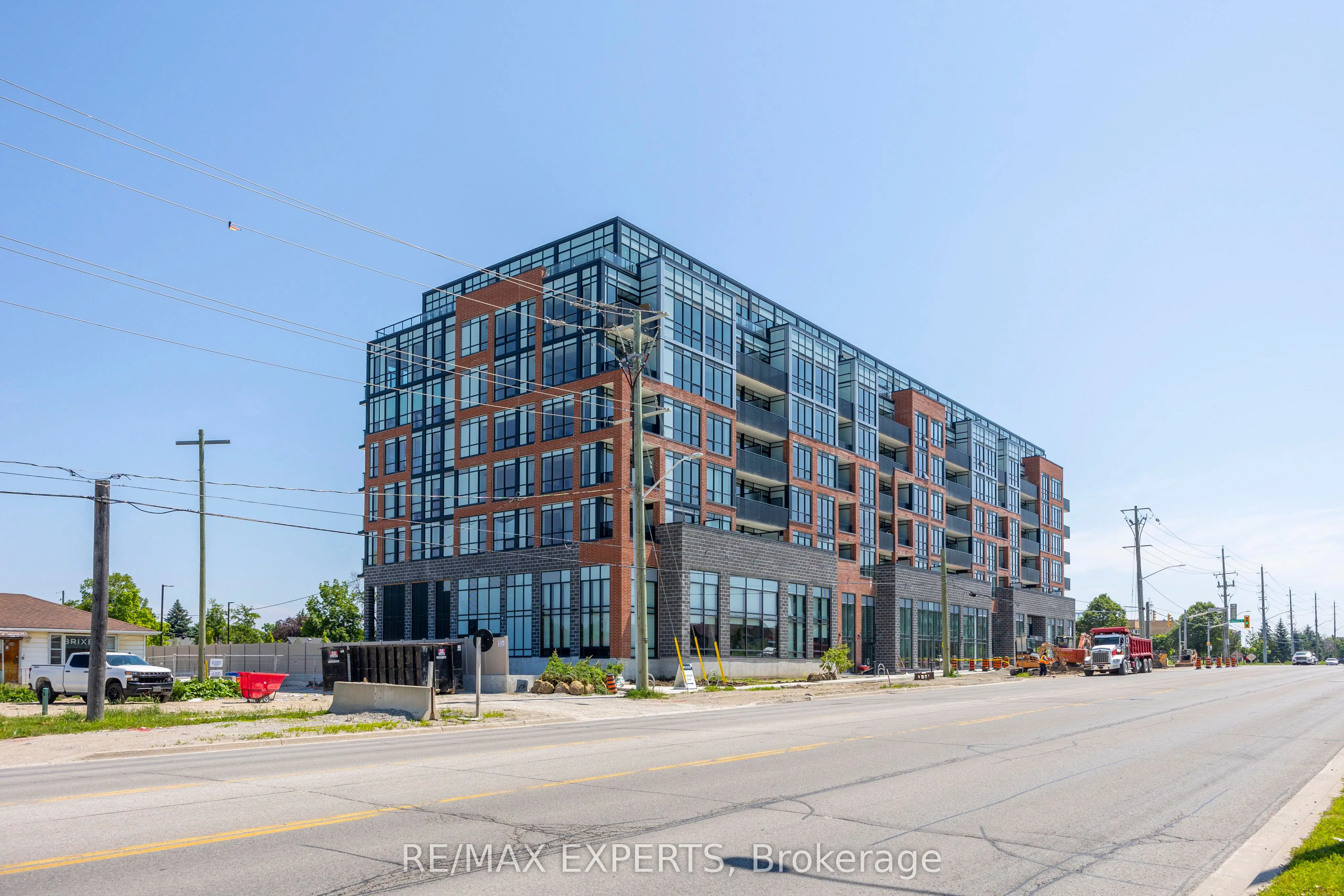 681 Yonge Street, #707
