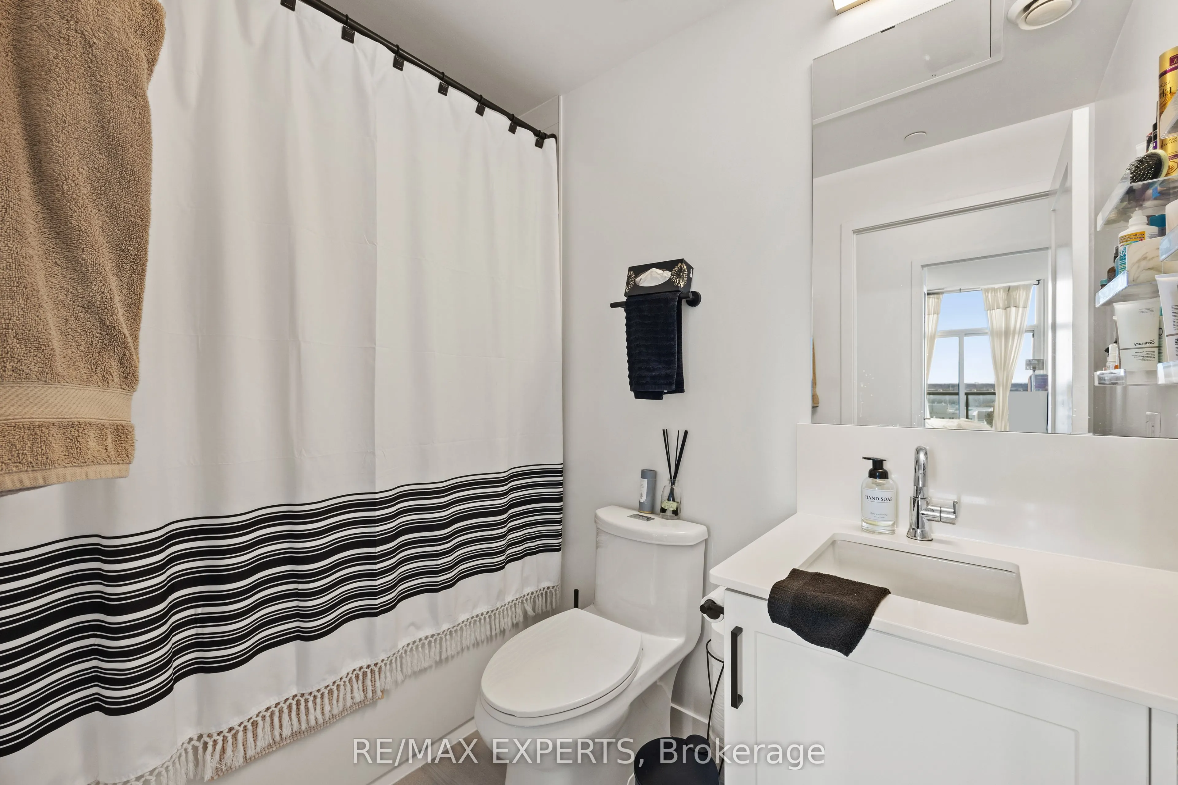 681 Yonge Street, #707