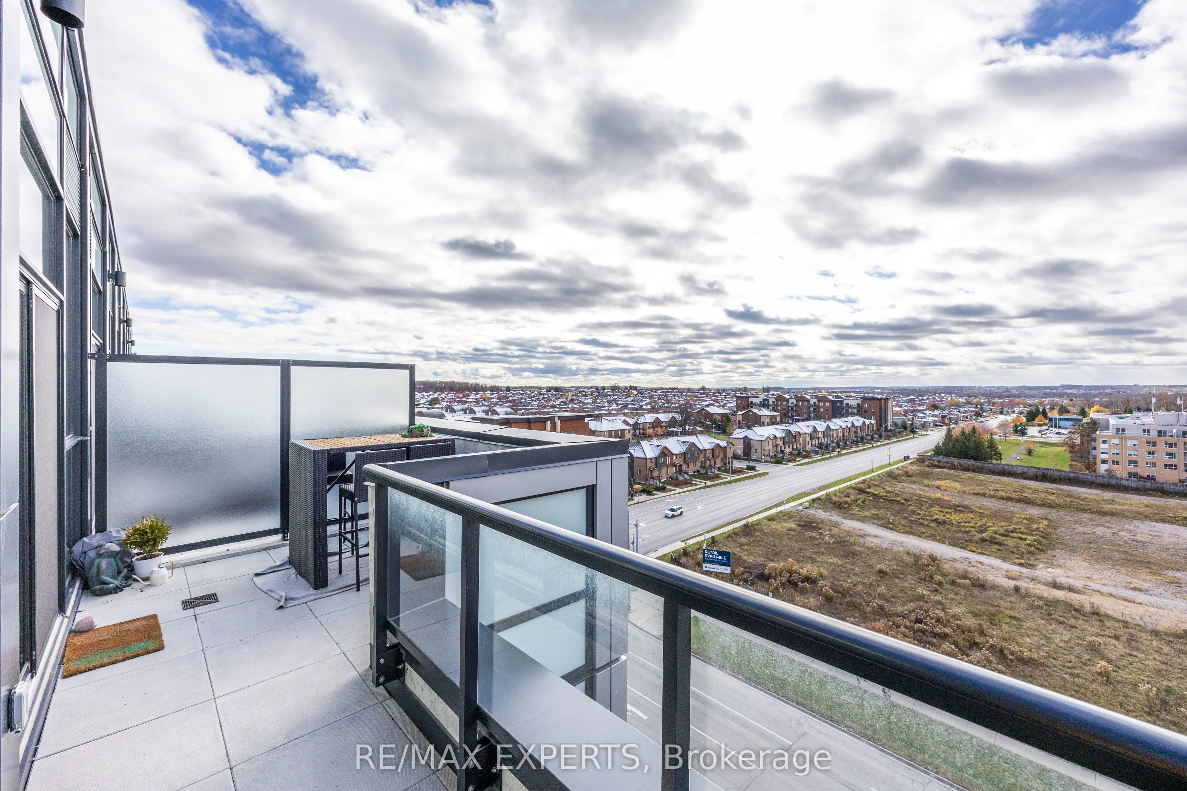 681 Yonge Street, #707