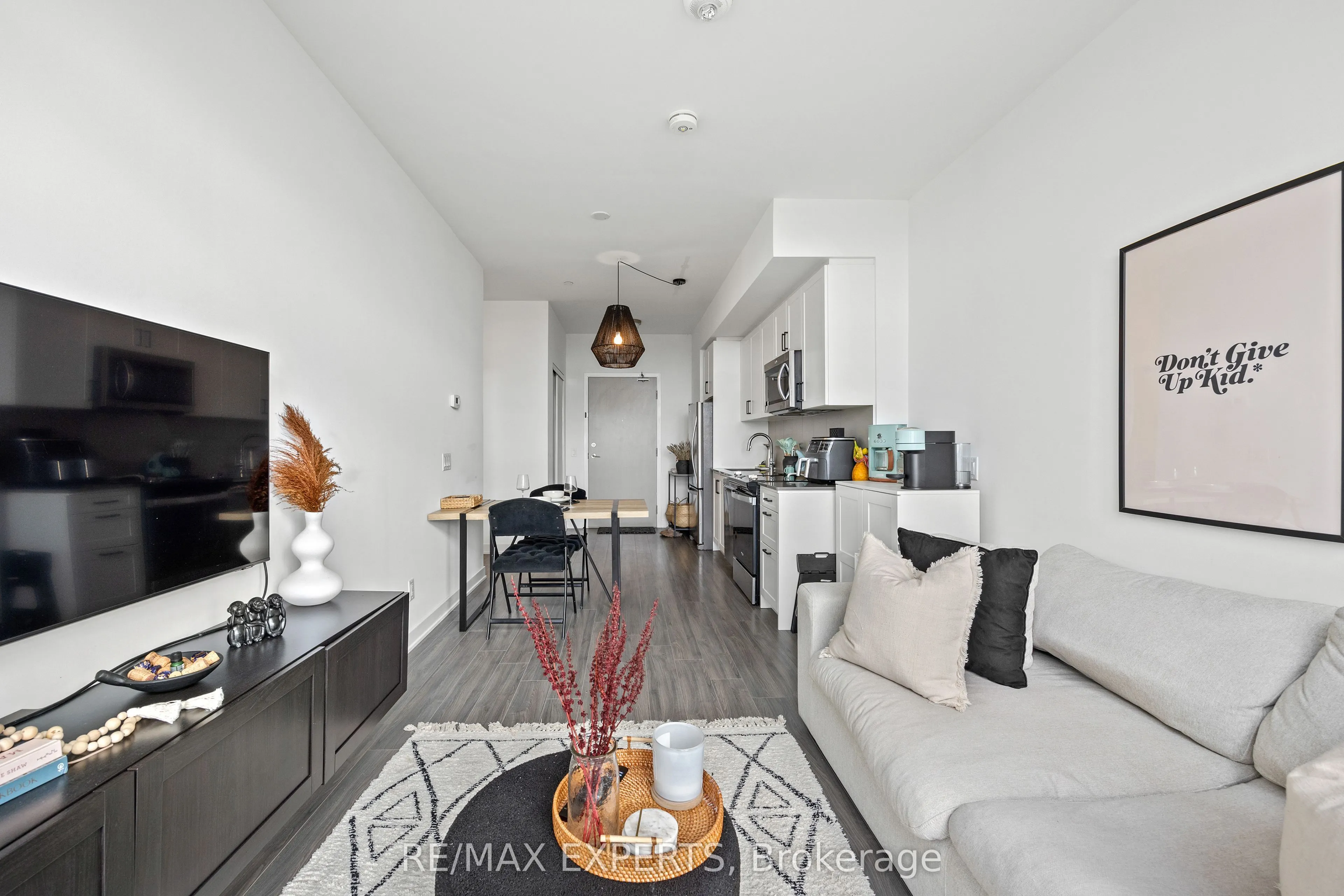 681 Yonge Street, #707