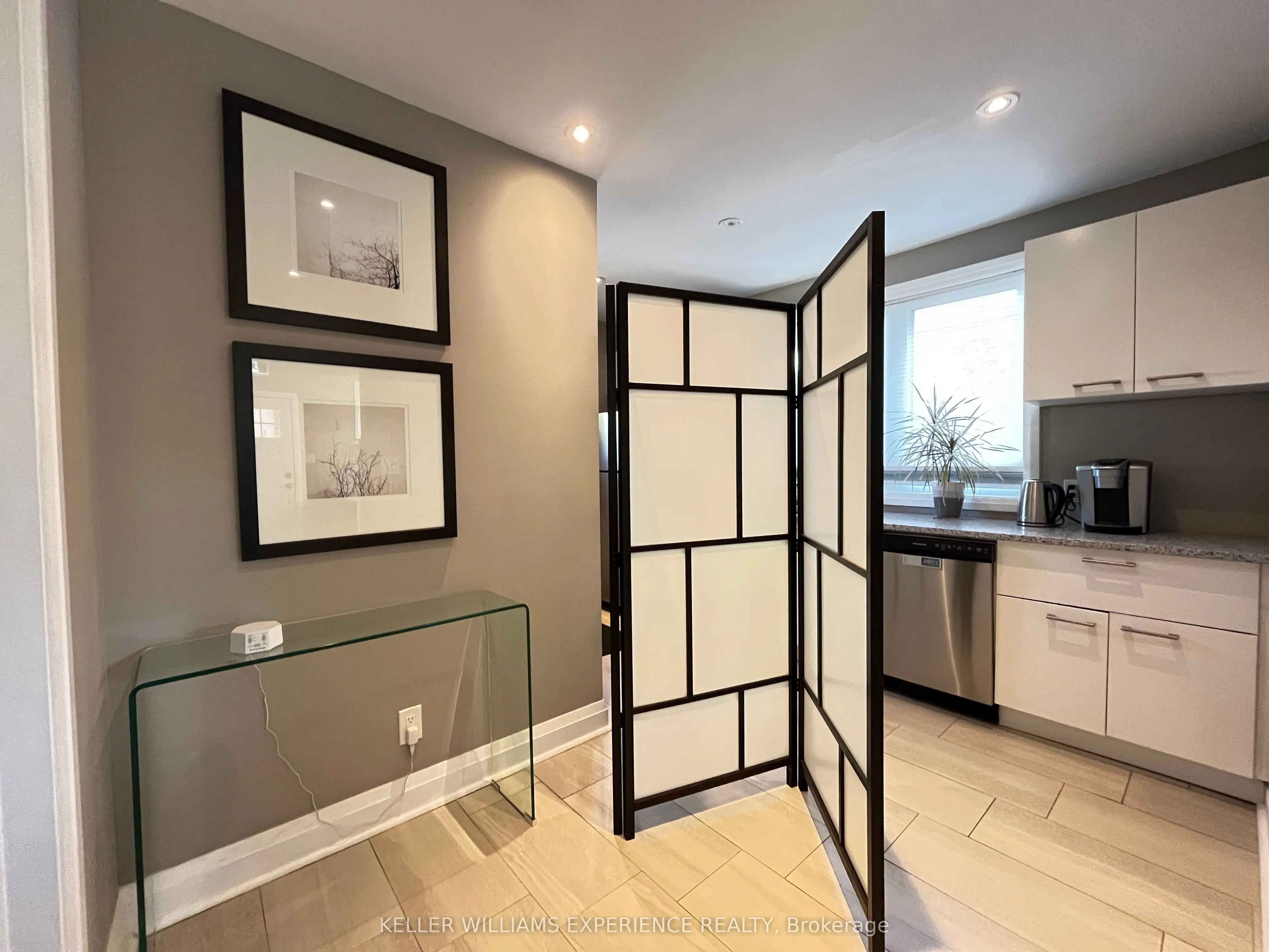 63 Mary Street, #Front Office