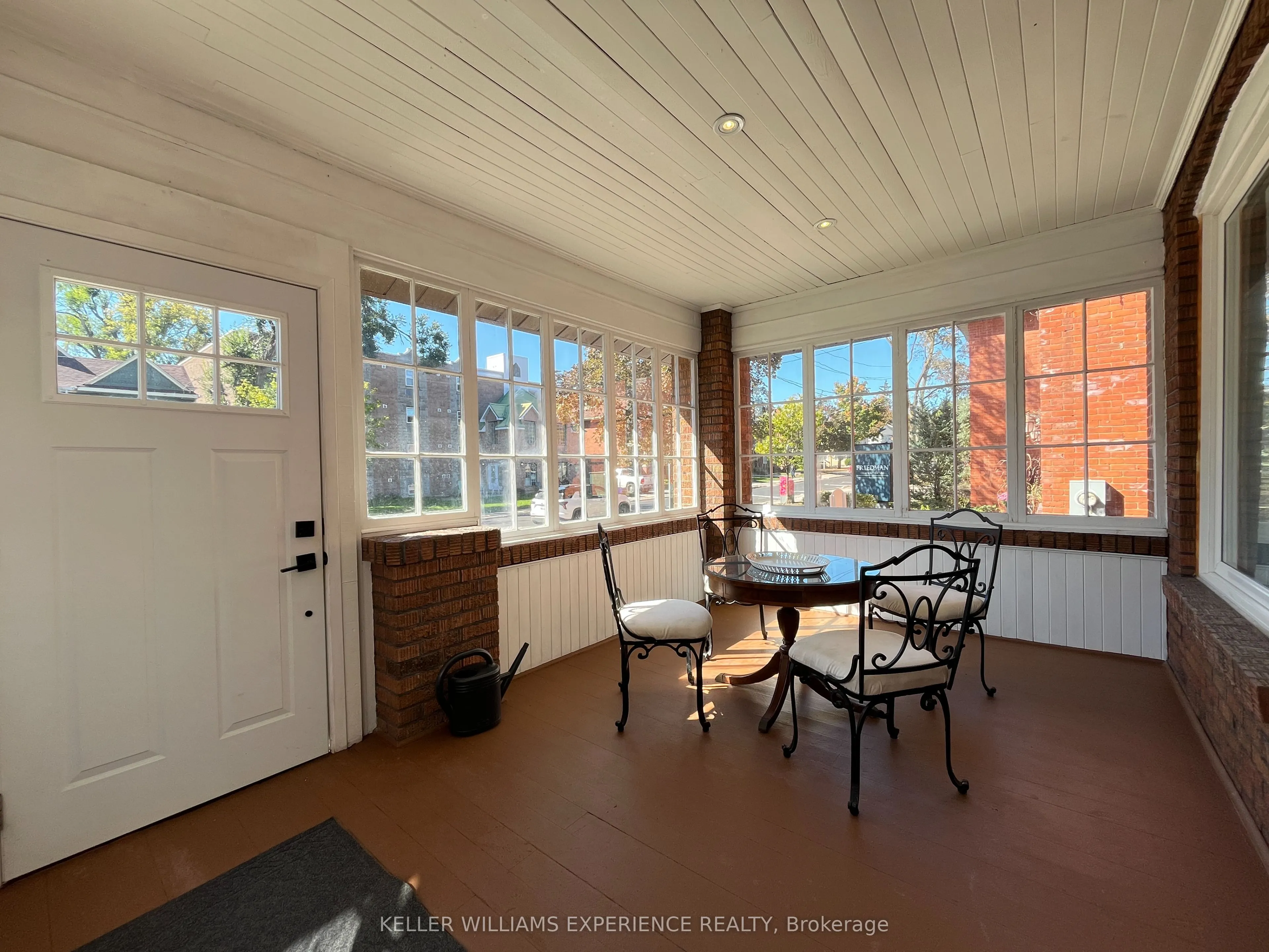 63 Mary Street, #Front Office