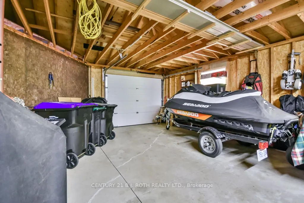 1059 Birchcliffe Crescent