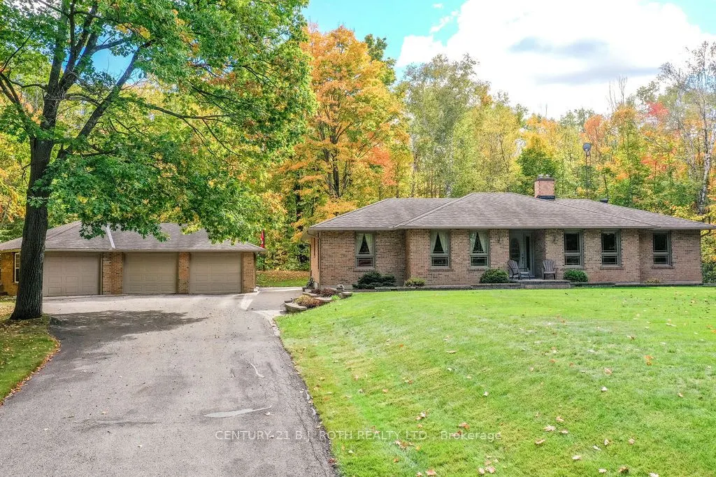 1059 Birchcliffe Crescent