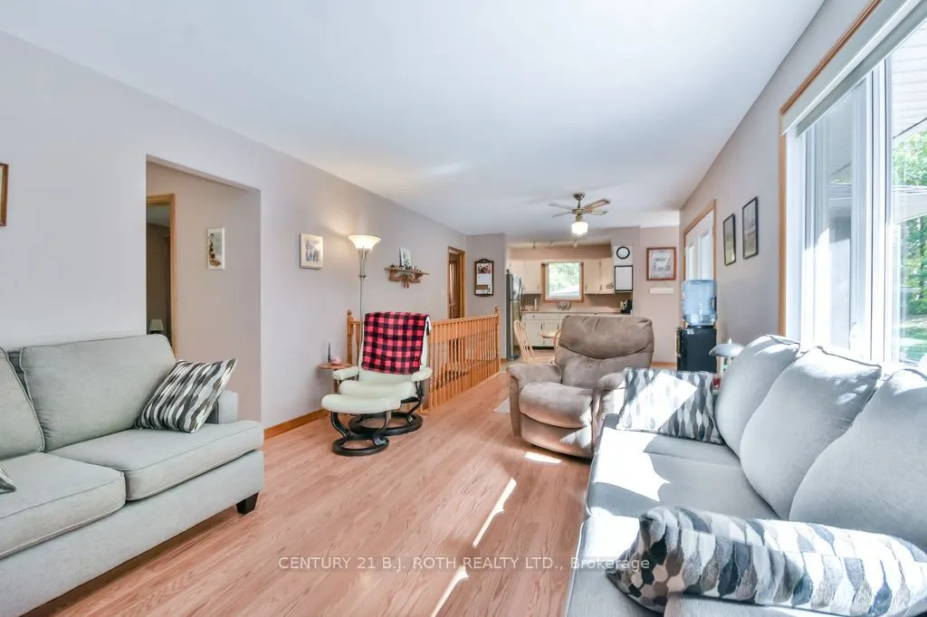 1059 Birchcliffe Crescent