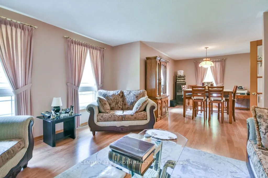 1059 Birchcliffe Crescent