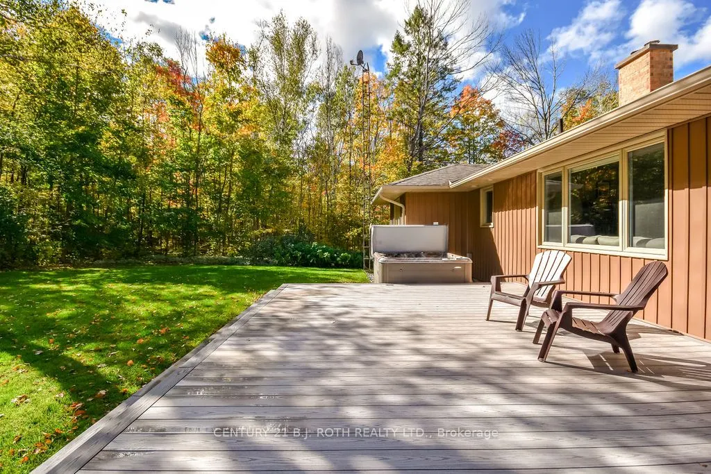 1059 Birchcliffe Crescent