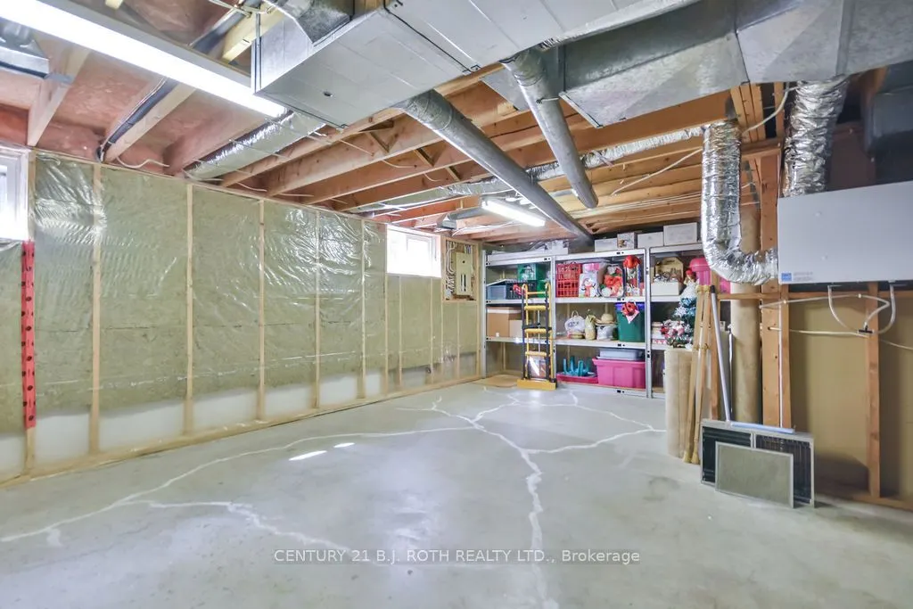 1059 Birchcliffe Crescent