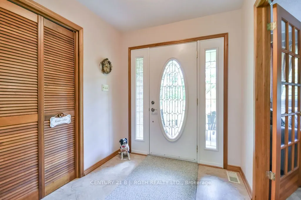 1059 Birchcliffe Crescent