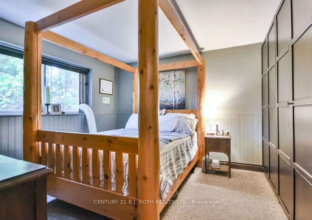 33 Iroquois Ridge